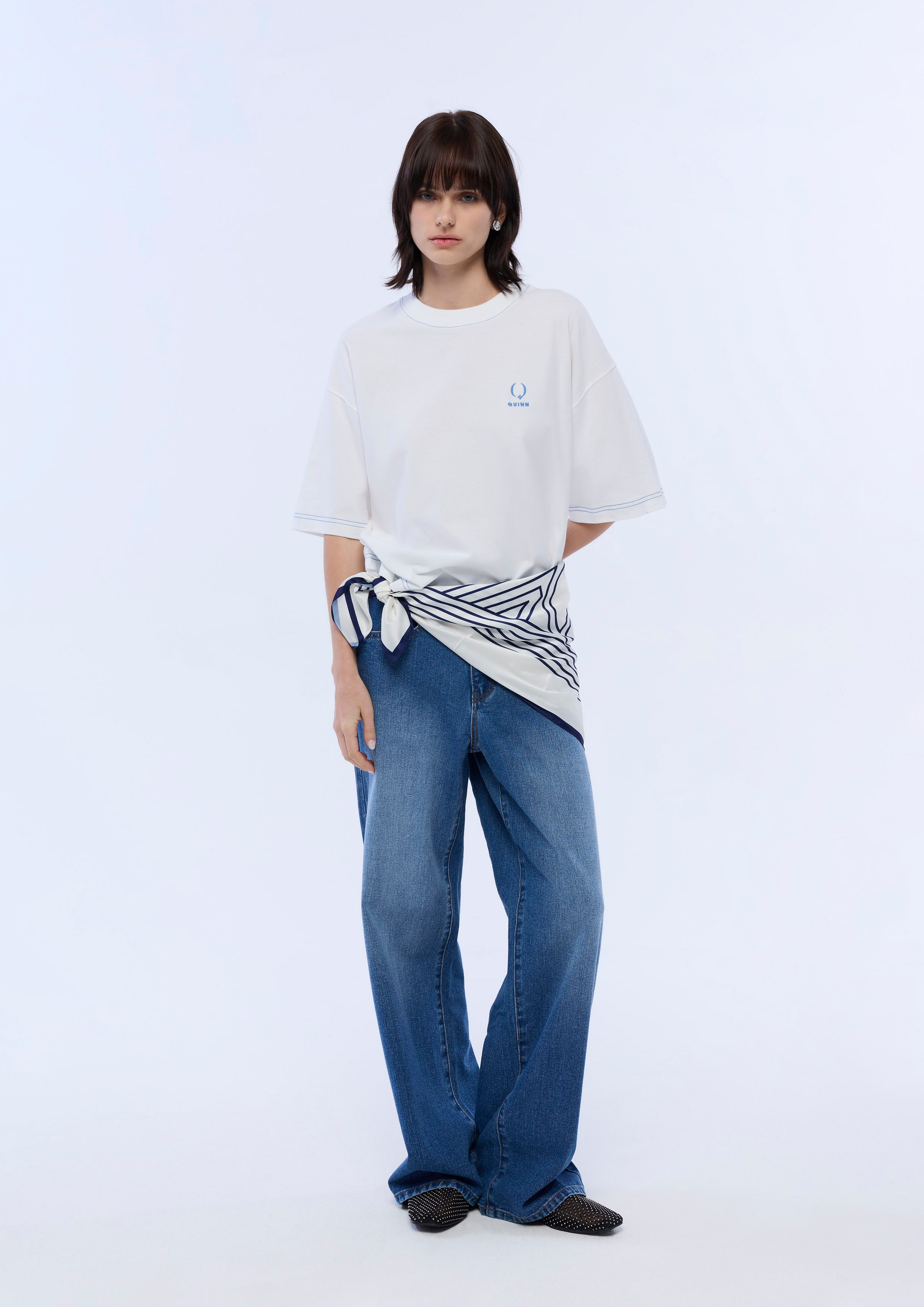 เสื้อยืดแขนสั้นโอเวอร์ไซซ์ปักโลโก้