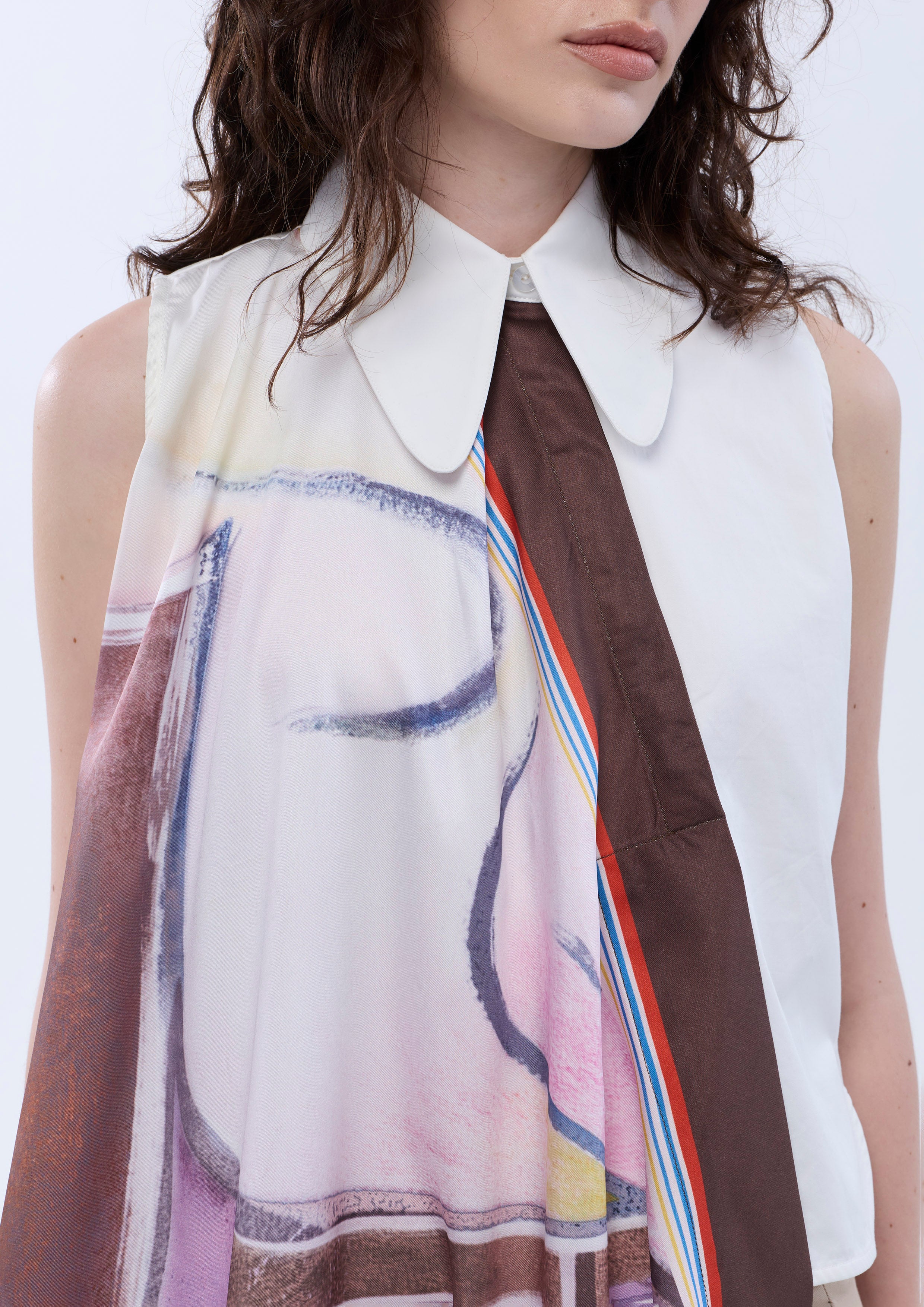 เสื้อแขนกุดติดกระดุมดีเทลผ้าพันคอ