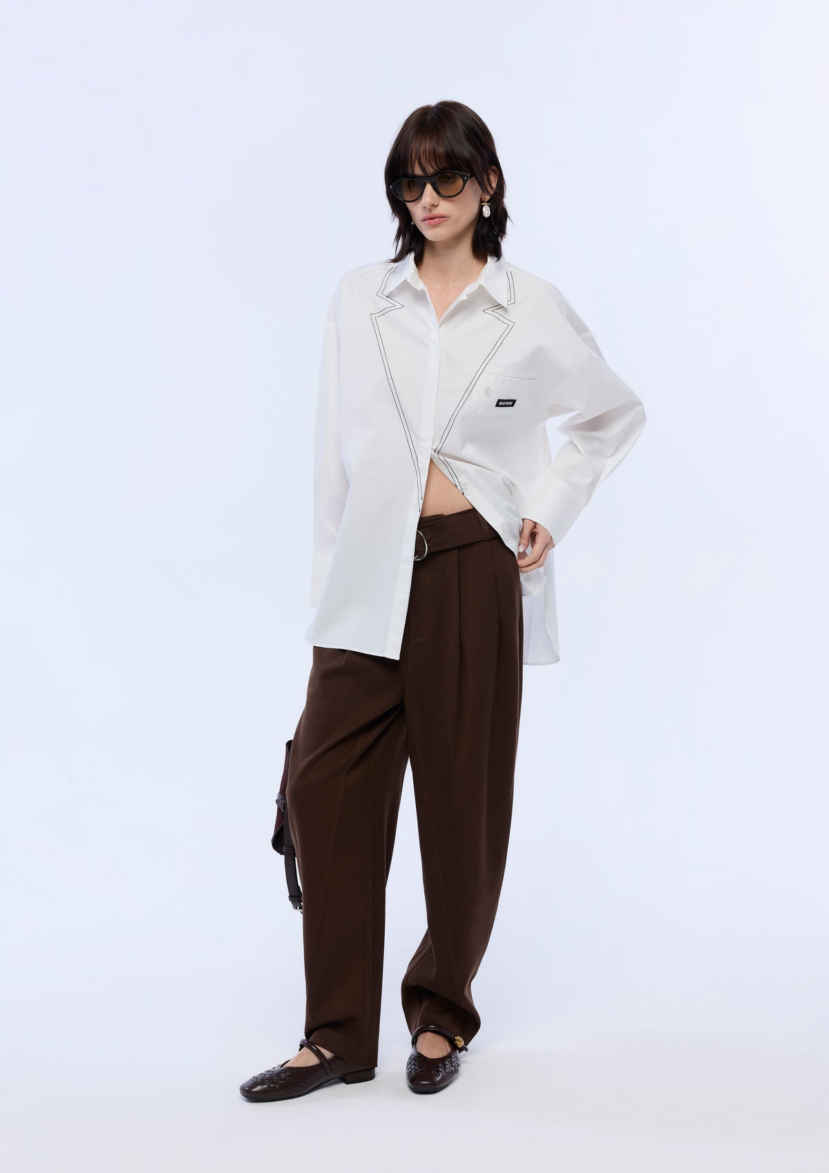 เสื้อเชิ้ตแขนยาวปักแพทช์โลโก้