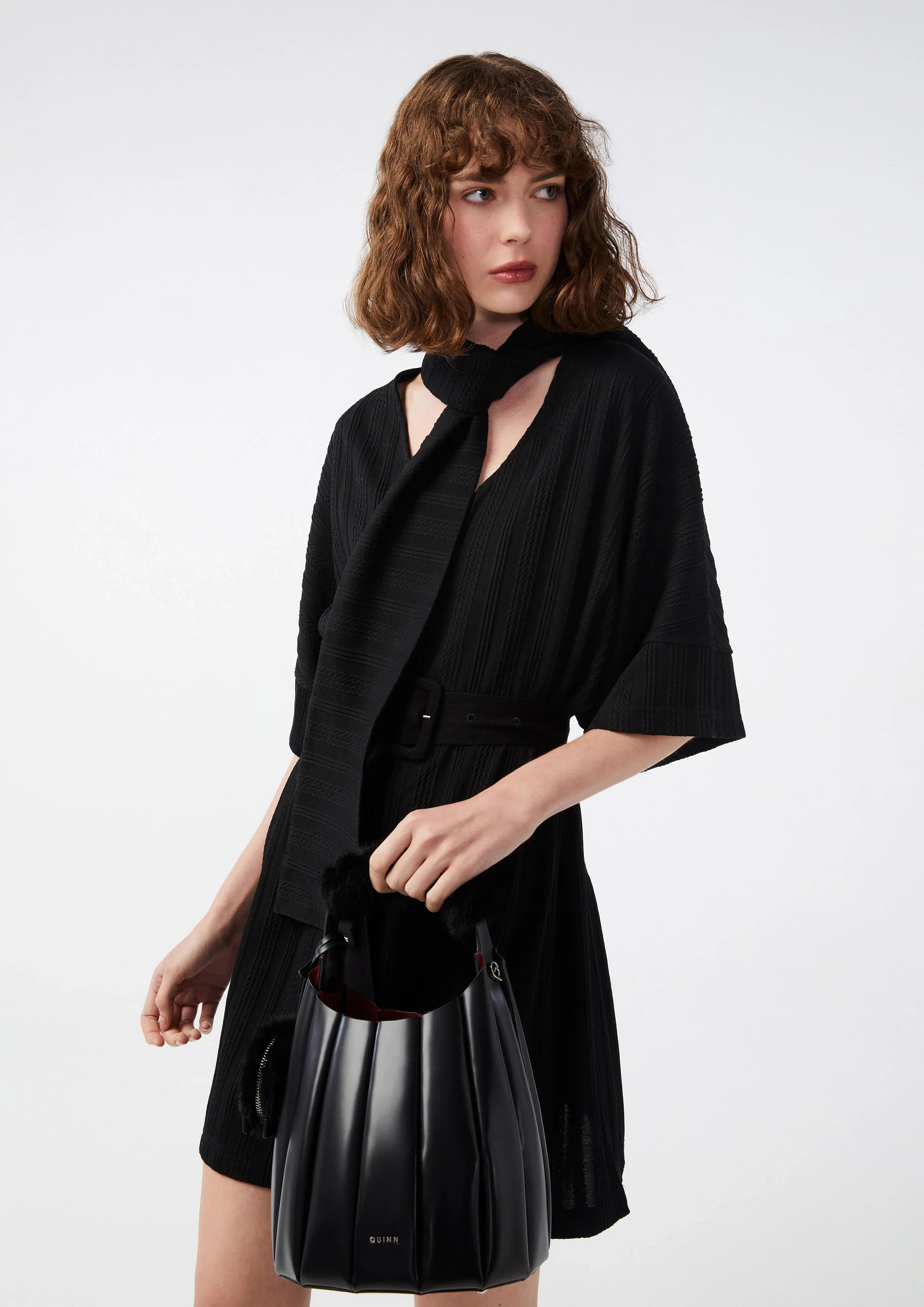 เดรสสั้นพร้อมสายเชือกยาวผูกคอ