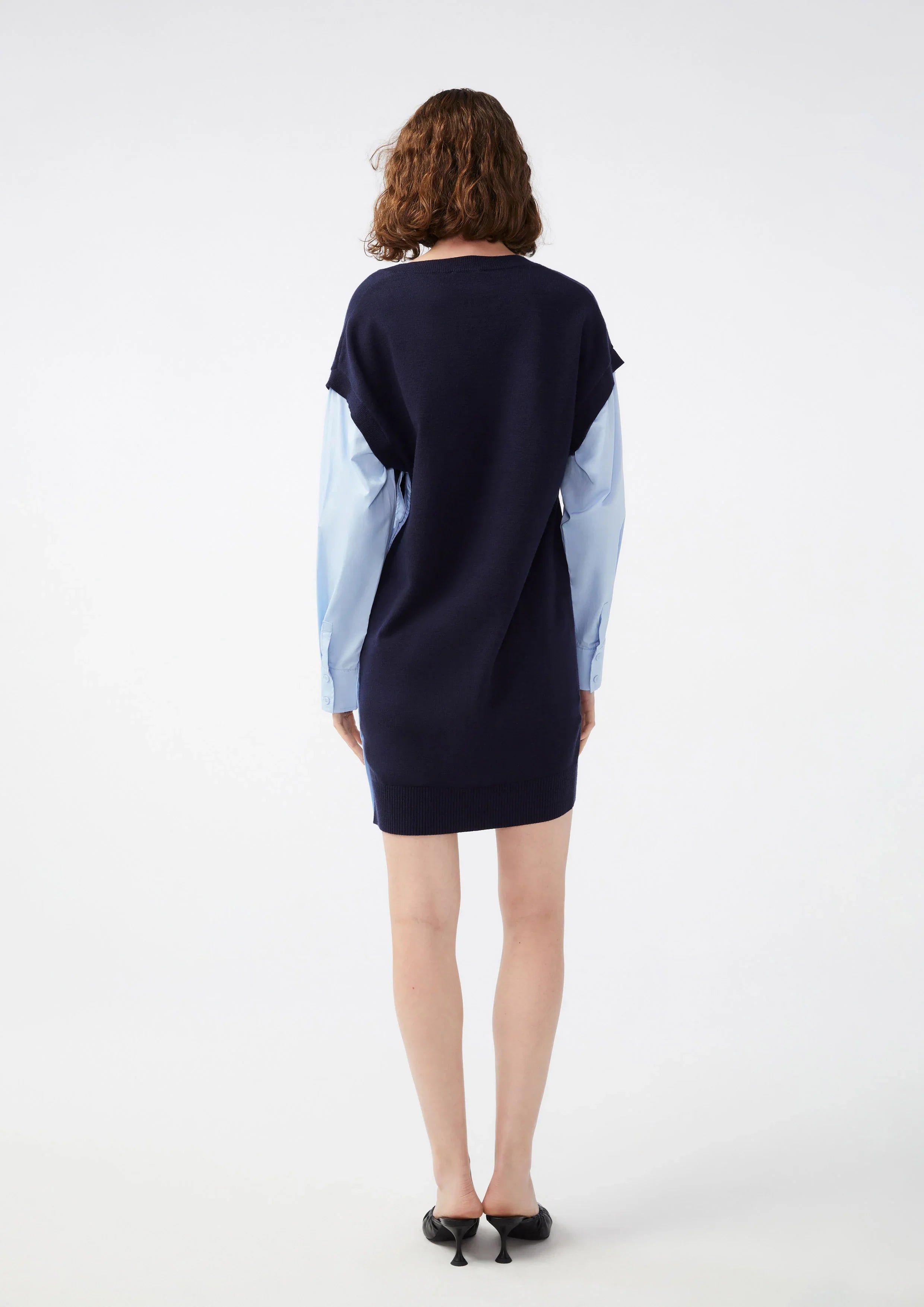 เดรสเลเยอร์แขนยาวปักโลโก้