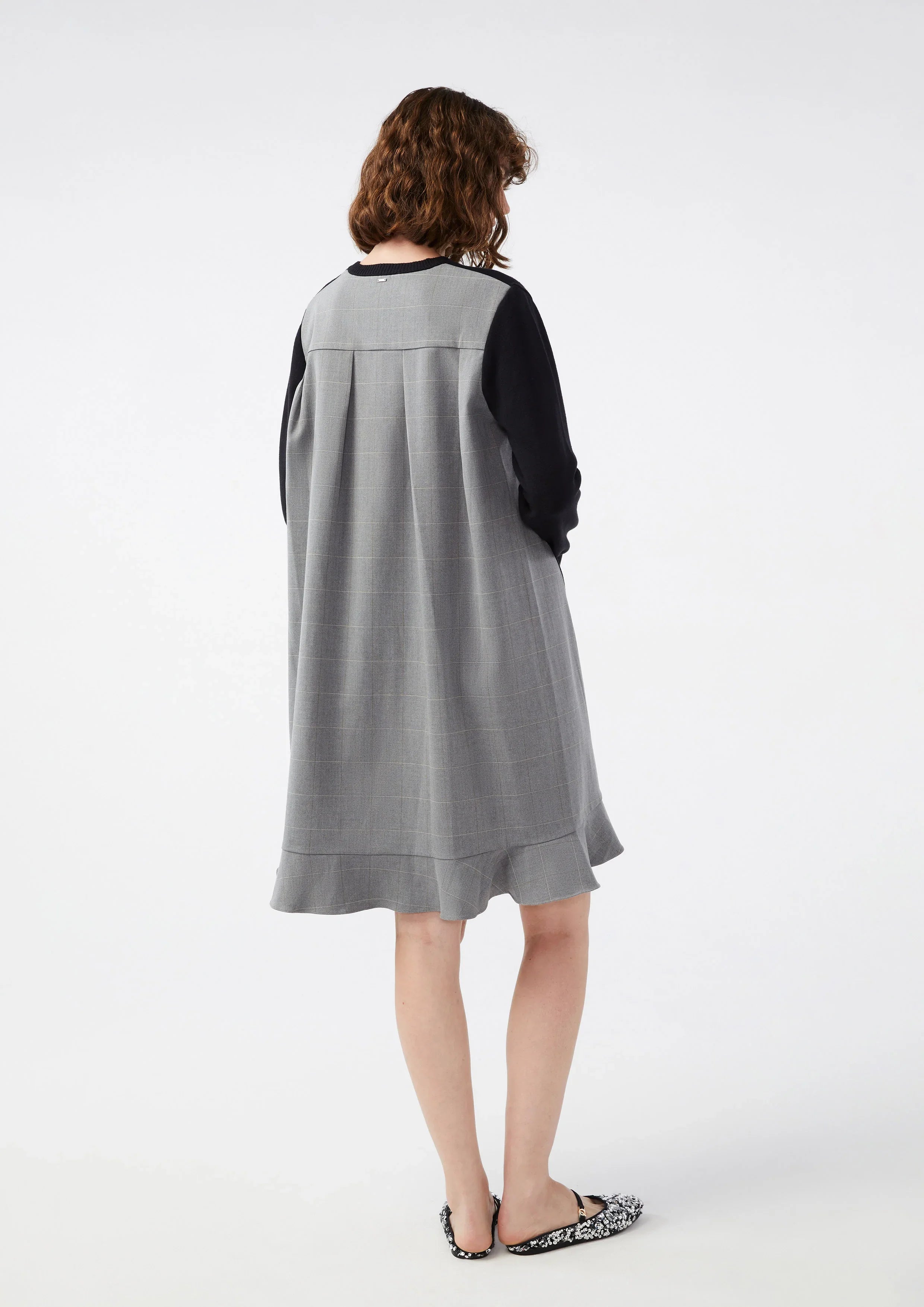 เดรสสั้นเลเยอร์แขนยาว