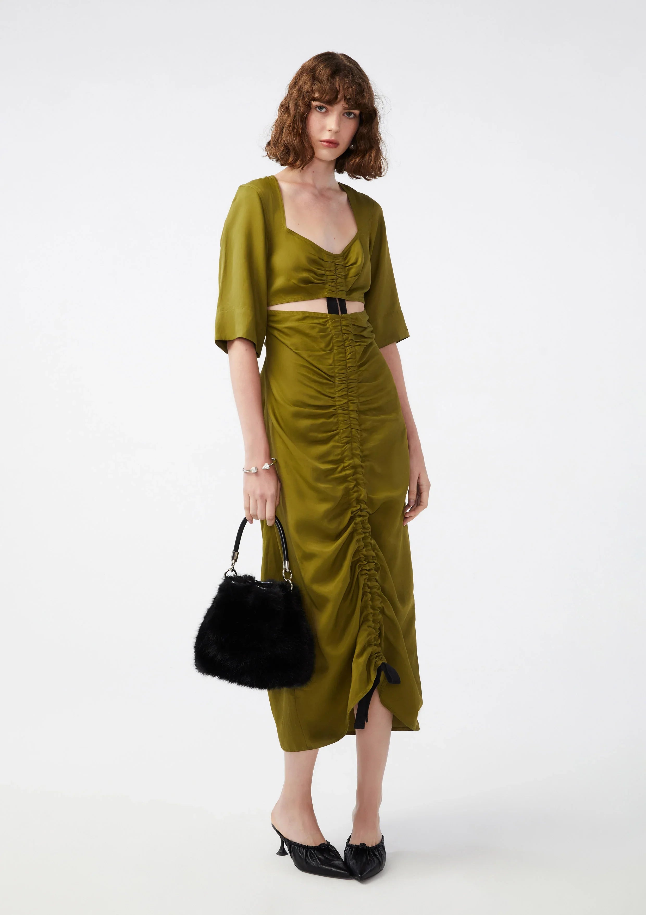 เดรสยาวคัตเอาท์แต่งเชือกรูด