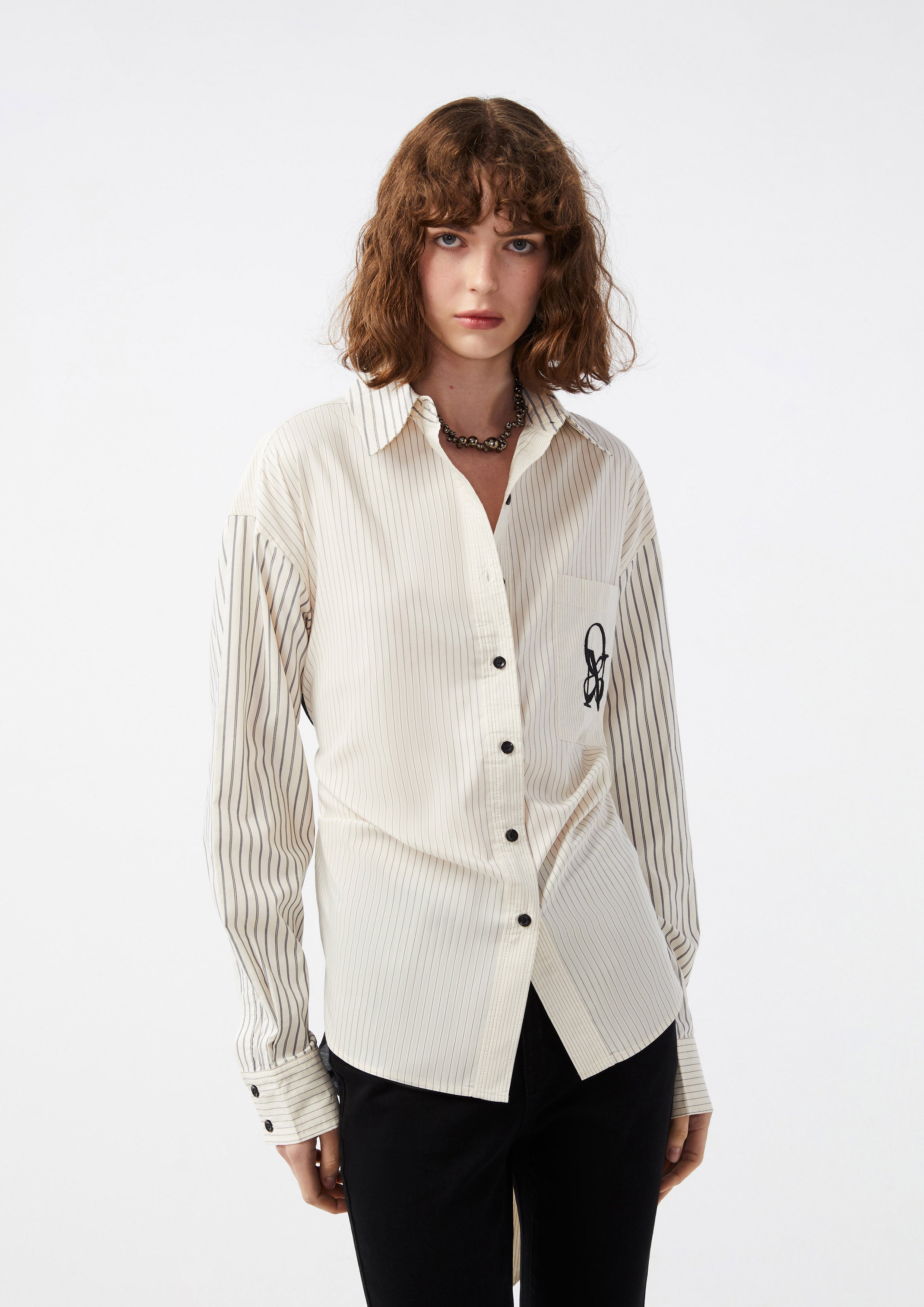 เสื้อเชิ้ตลายทางพร้อมเชือกผูกด้านหลัง