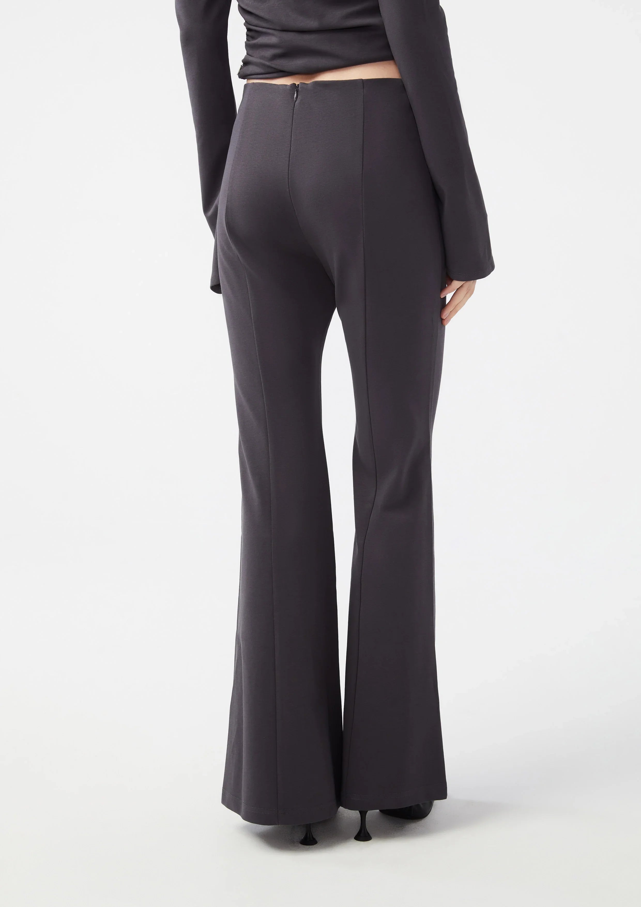 กางเกงขายาวปลายขาระบาย