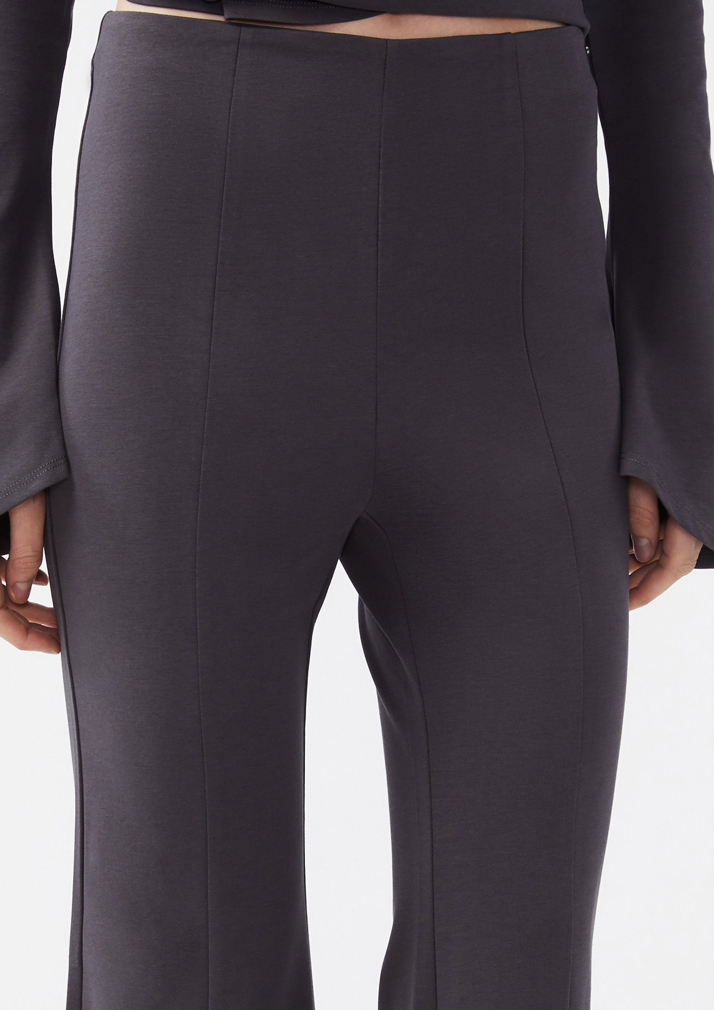 กางเกงขายาวปลายขาระบาย