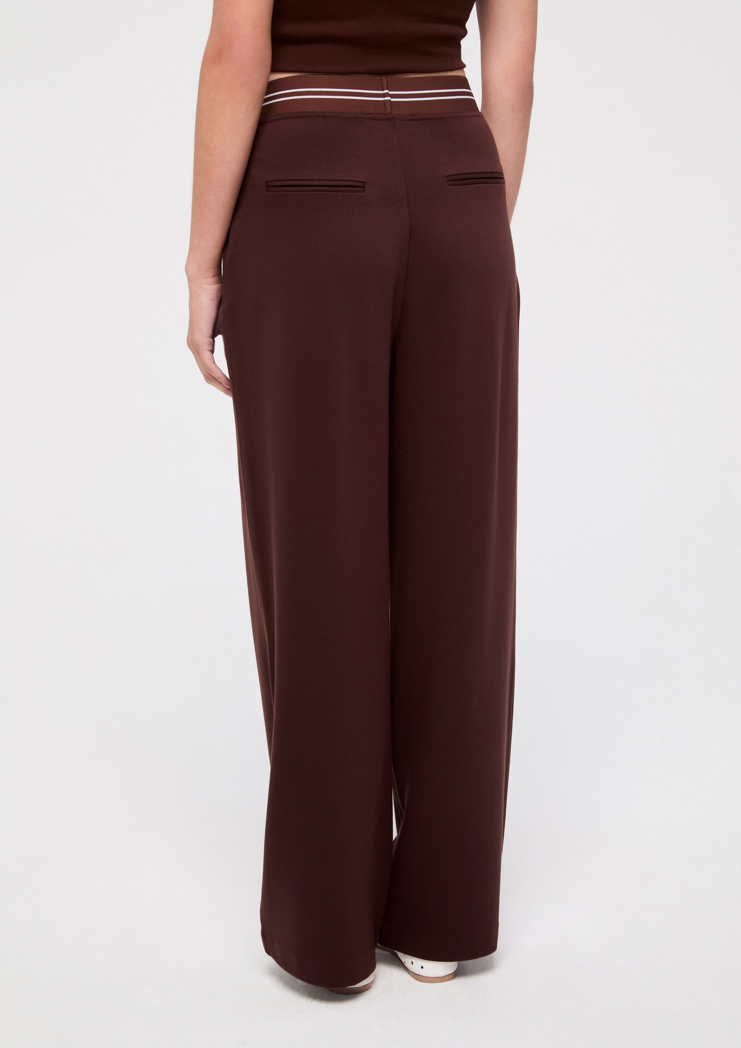 กางเกงขายาวเอวยางยืดแต่งโลโก้