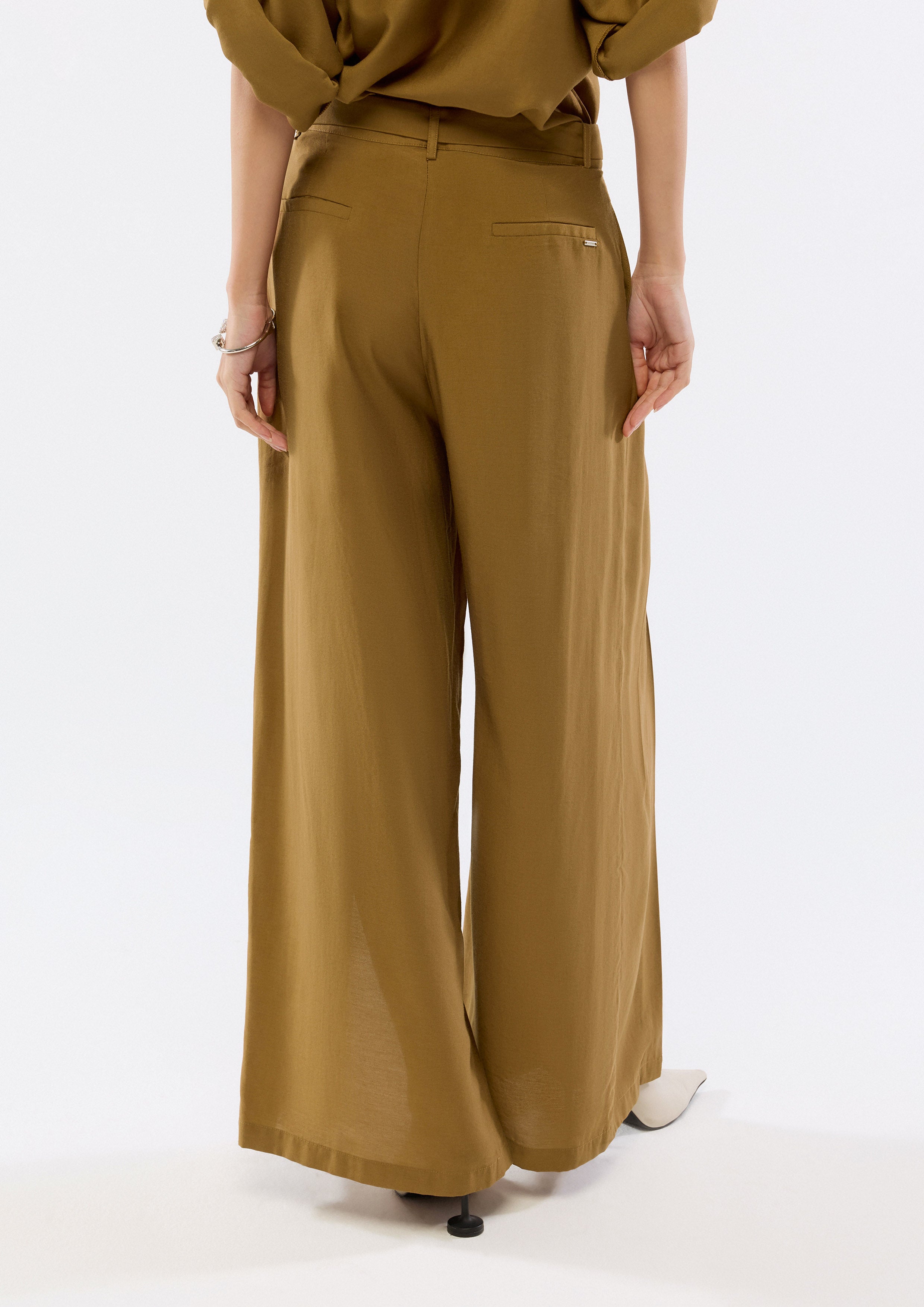 Pleated Wide Leg Pants With Belt