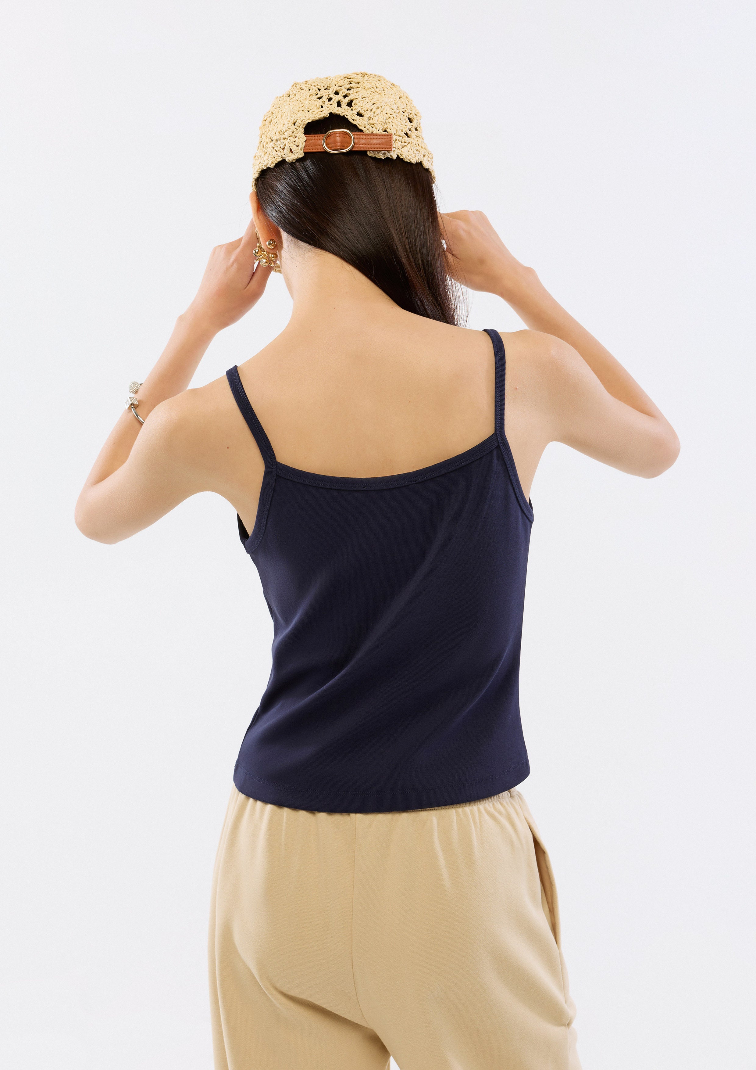 เสื้อสายเดี่ยวปักโลโก้