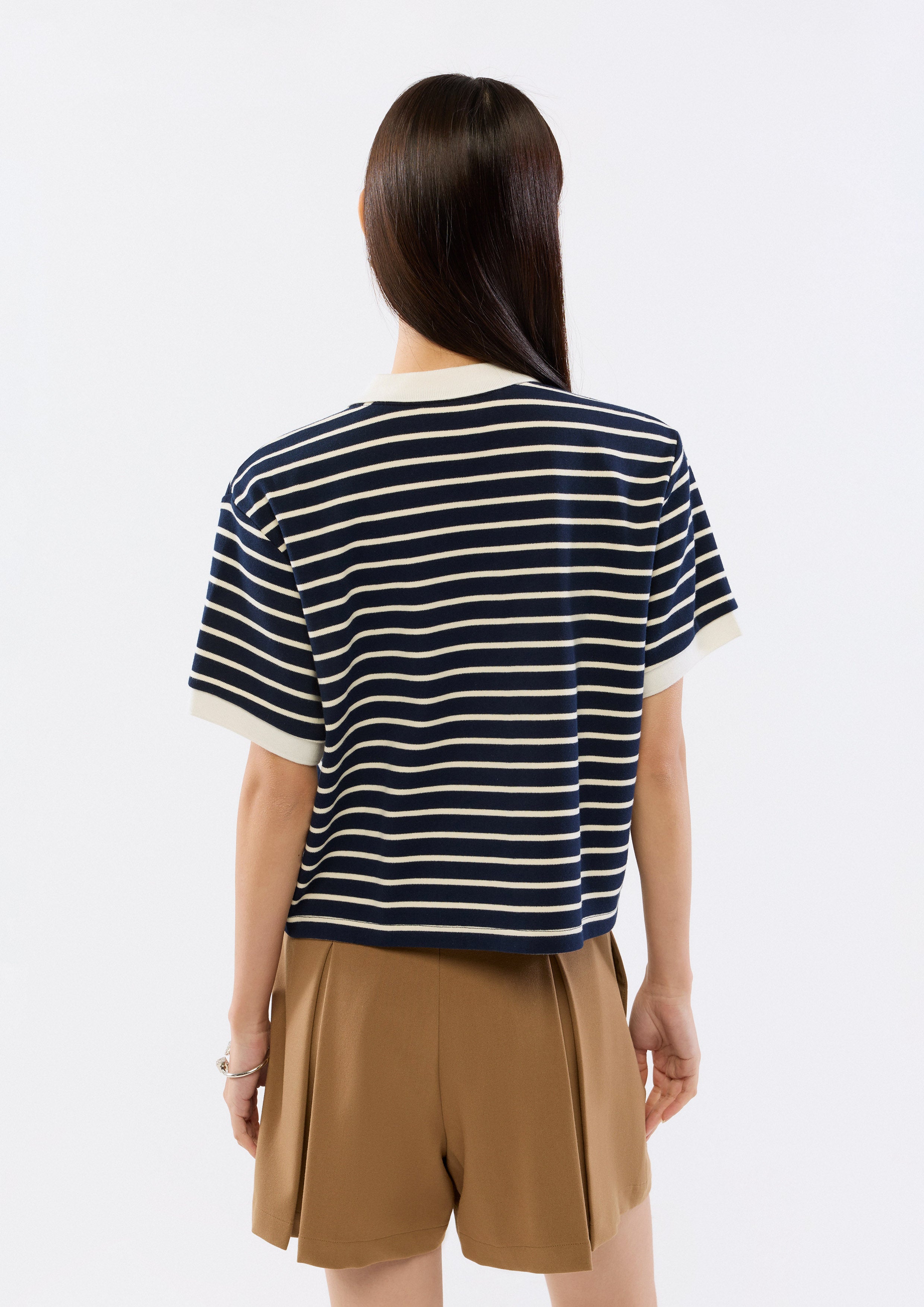 เสื้อโปโลลายทางปักโลโก้