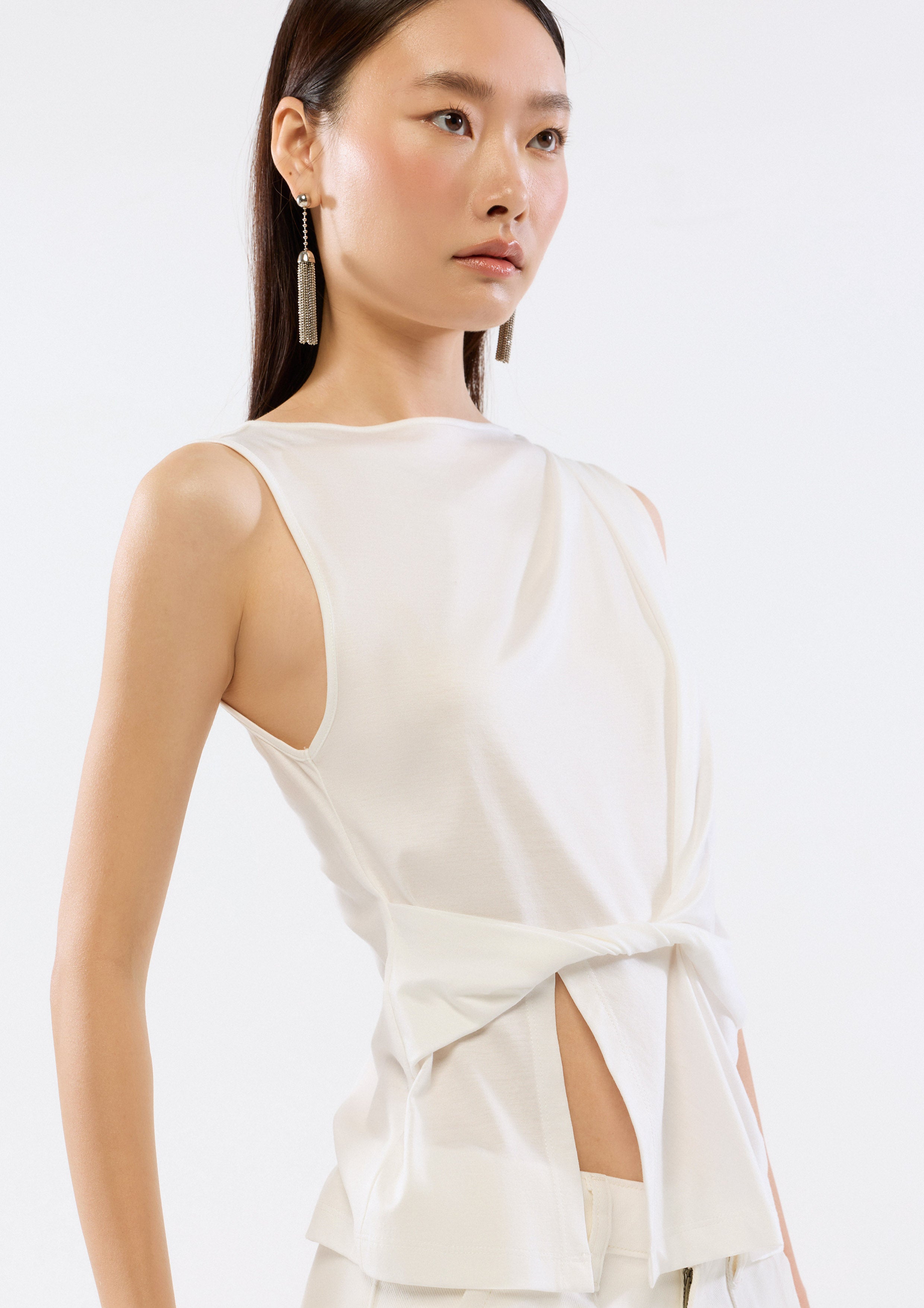 Front Knotted Sleeveless Top