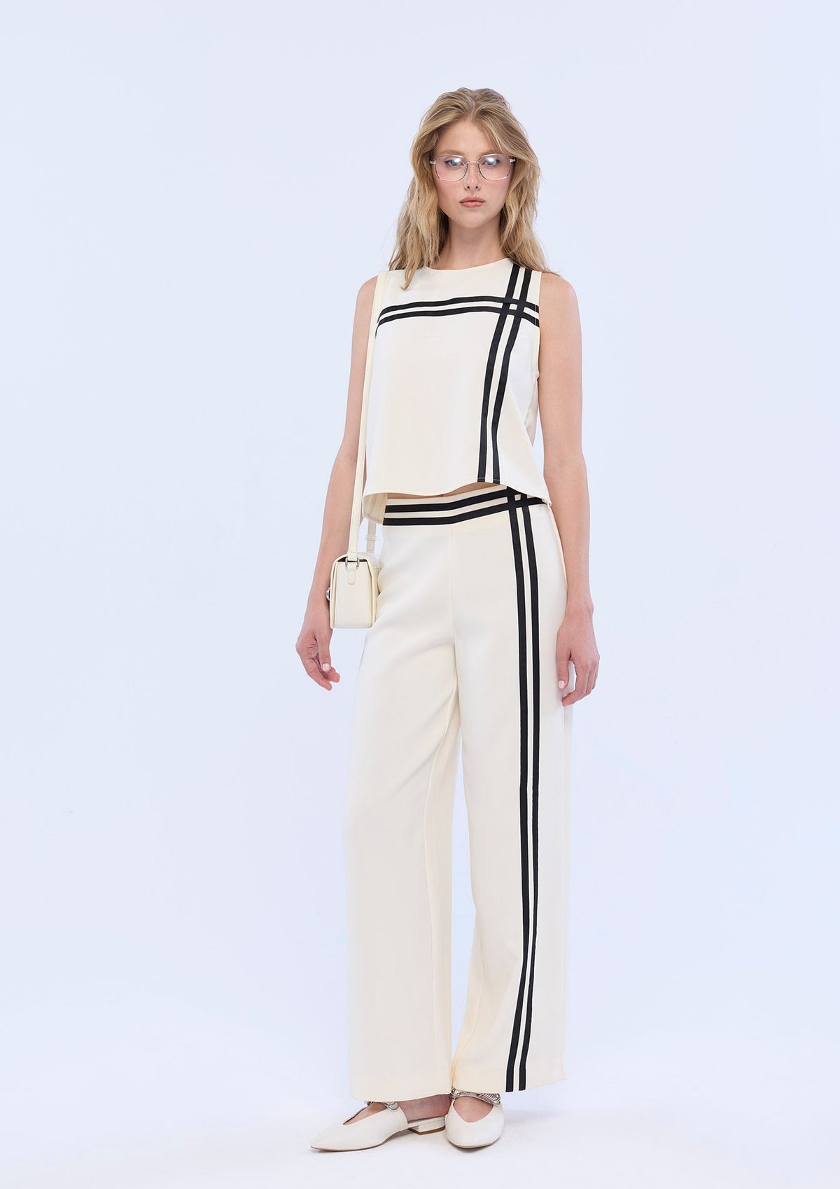 Double Line Sleeveless Top