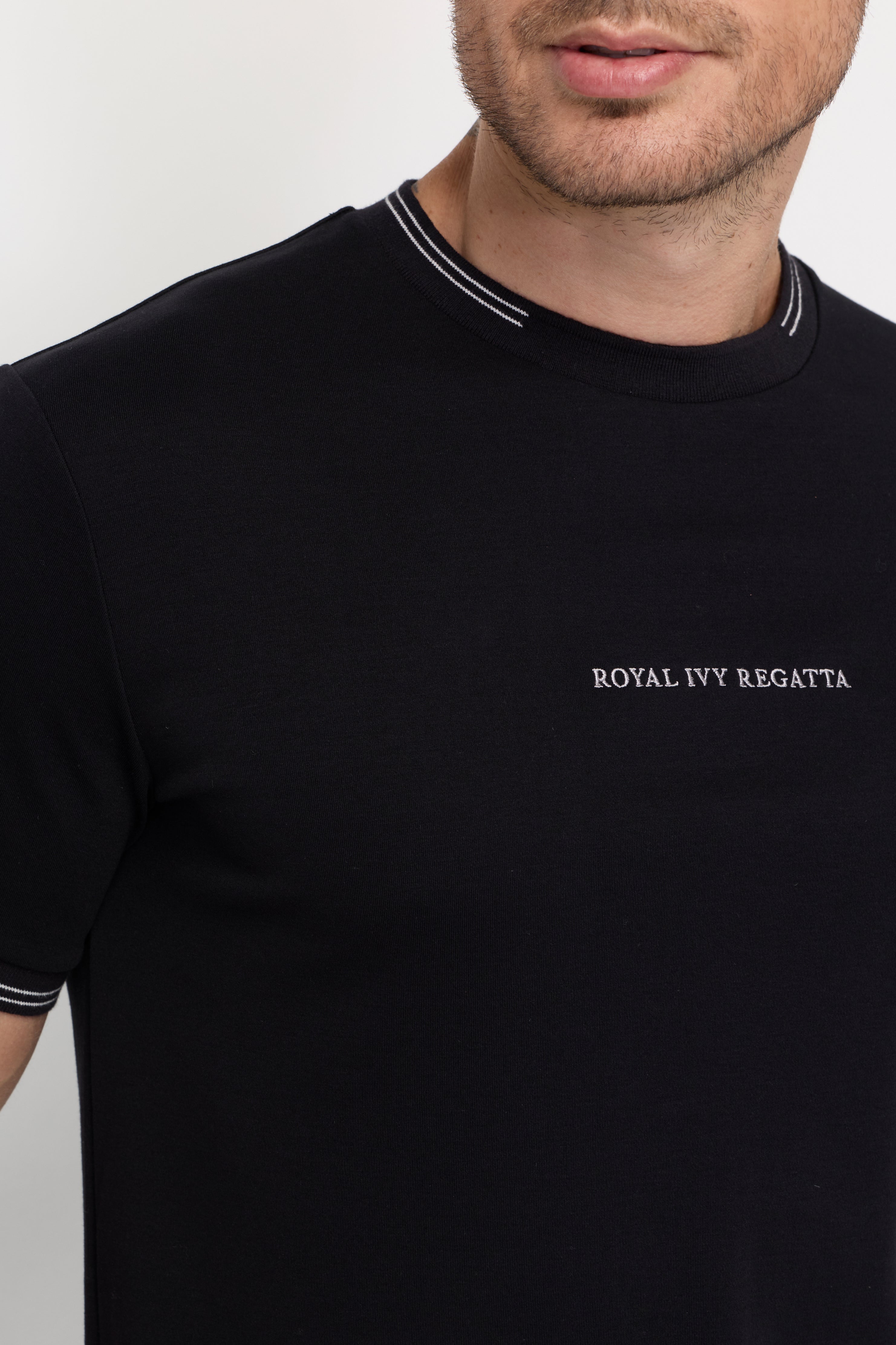 Signature Contrast Trim Crewneck Tee Black