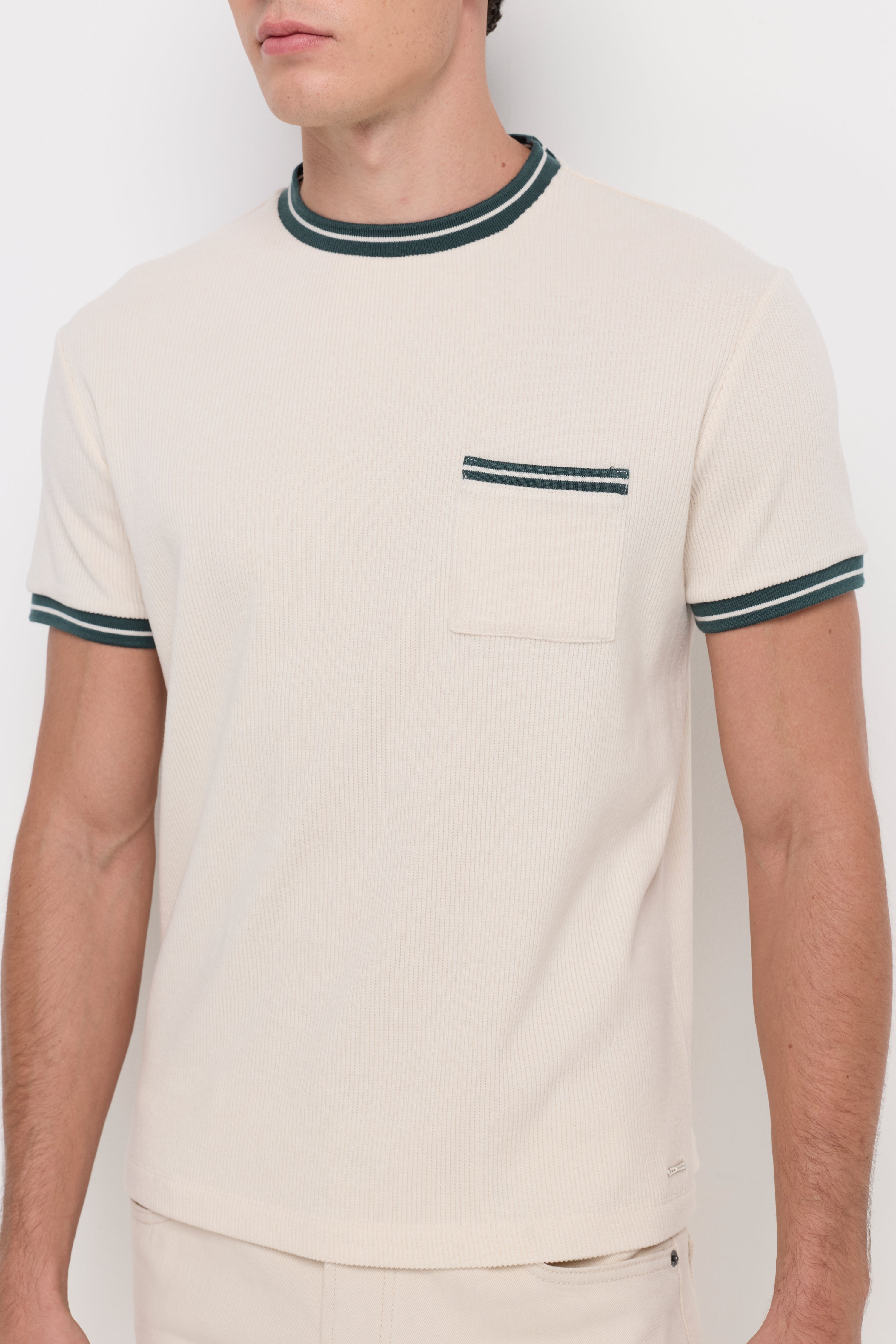 Contrast Trim Pocket T-Shirt Off-White