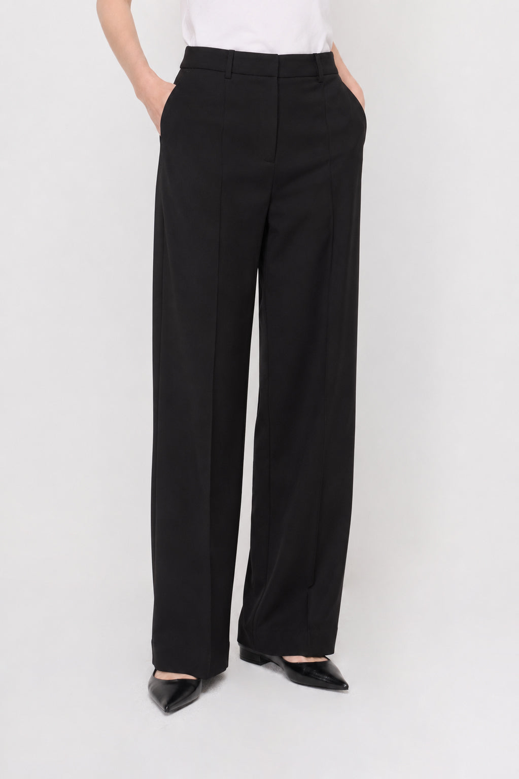Tailored Pleated Straight-Leg Trousers Black