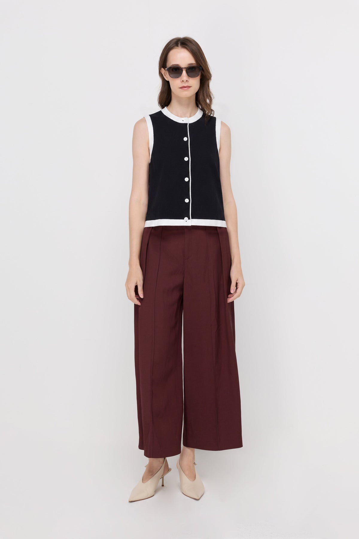 Contrast Trim Button-Front Knit Vest Black