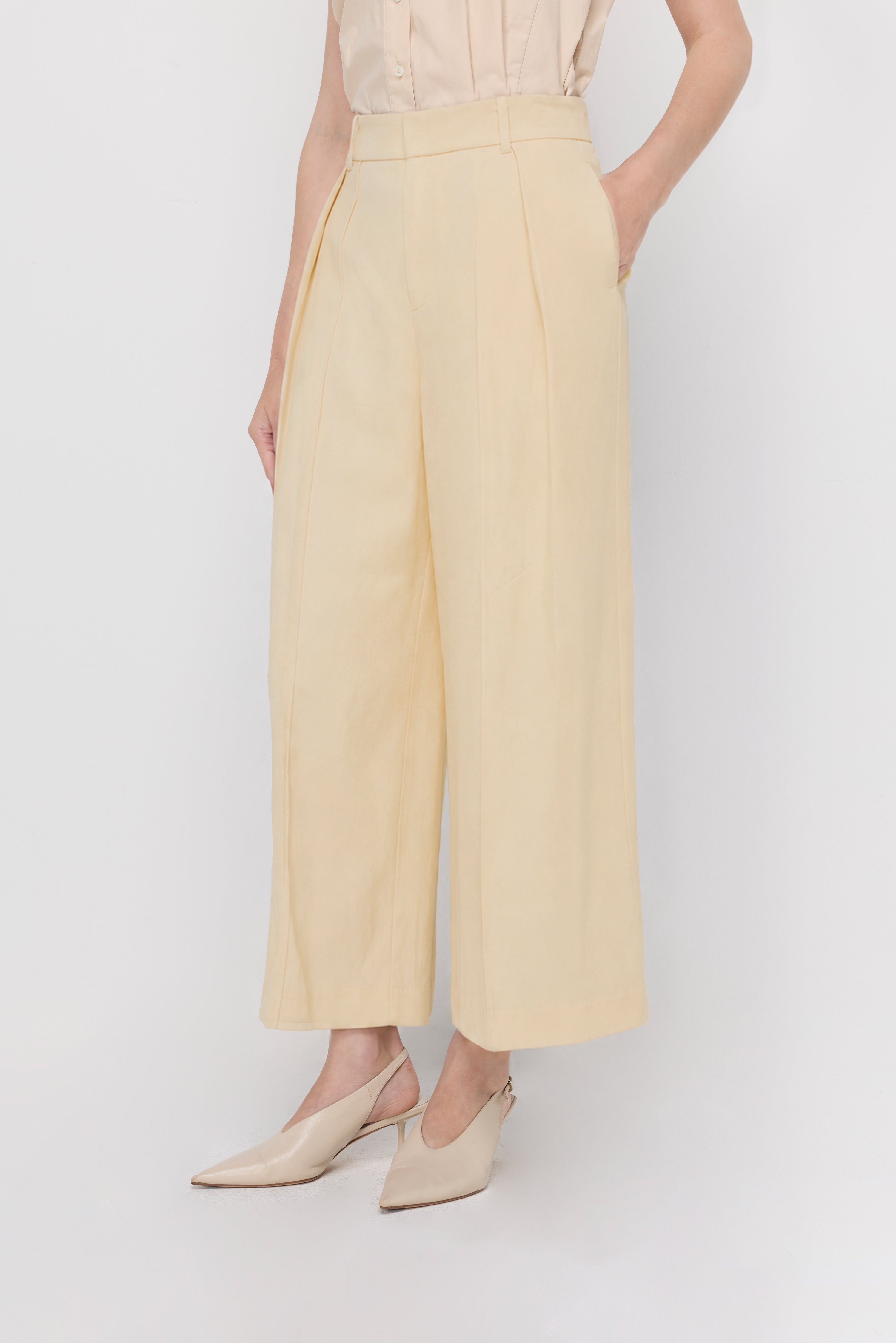 Tailored Wide-Leg Trousers Beige