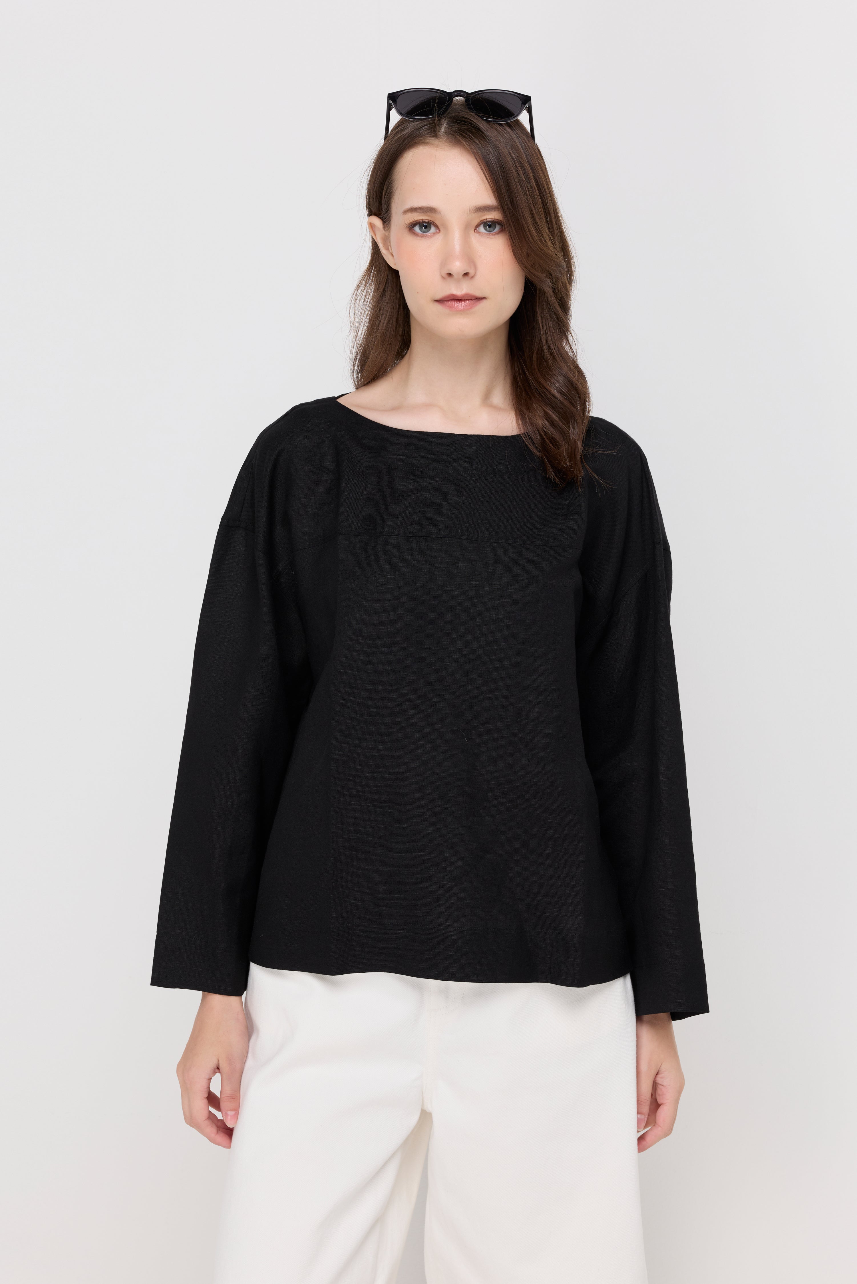 Relaxed Boat Neck Linen Blouse Black