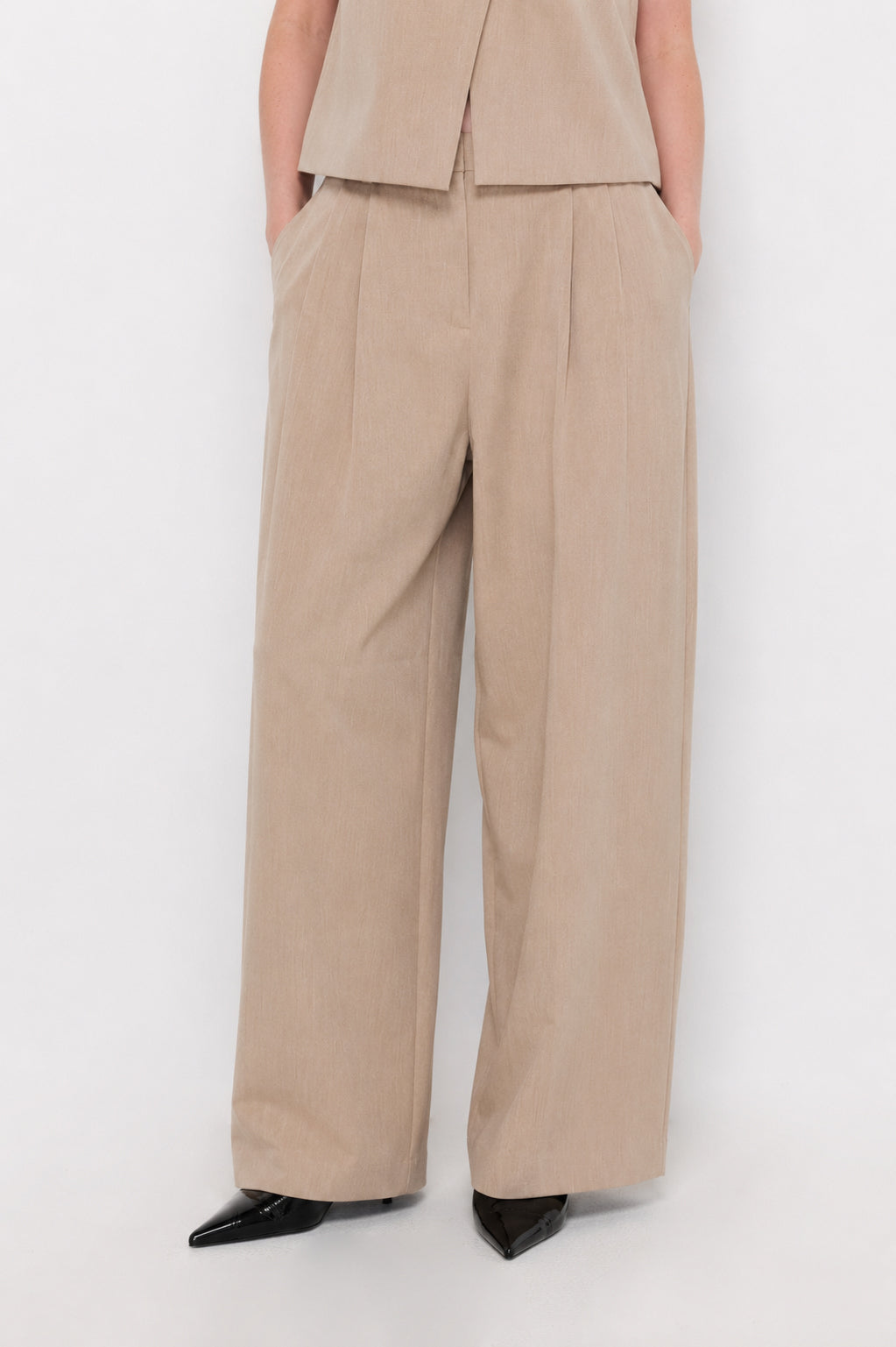 Textured Wide-Leg Tailored Trousers Brown