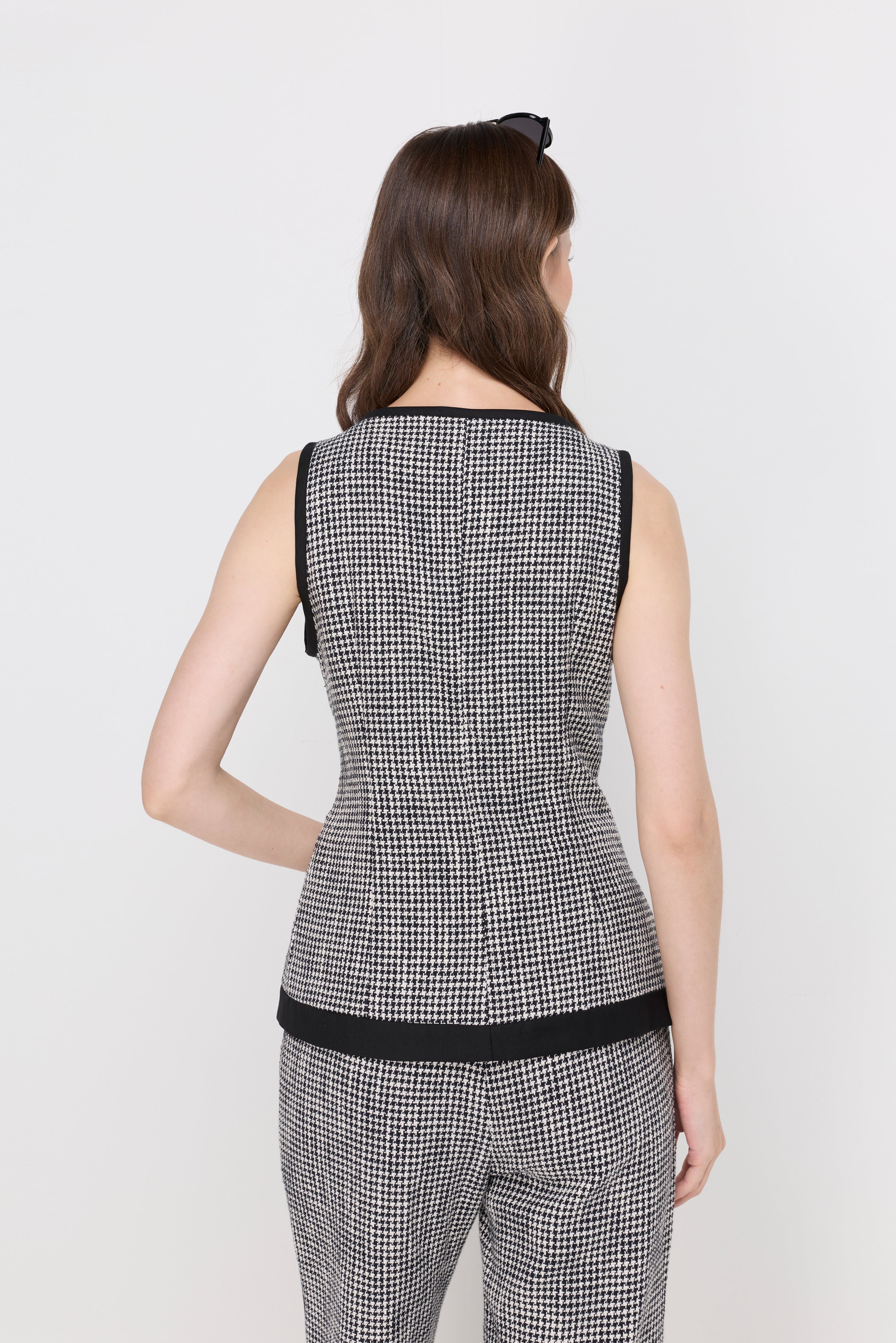 Houndstooth Contrast-Trim Vest Top Check Black