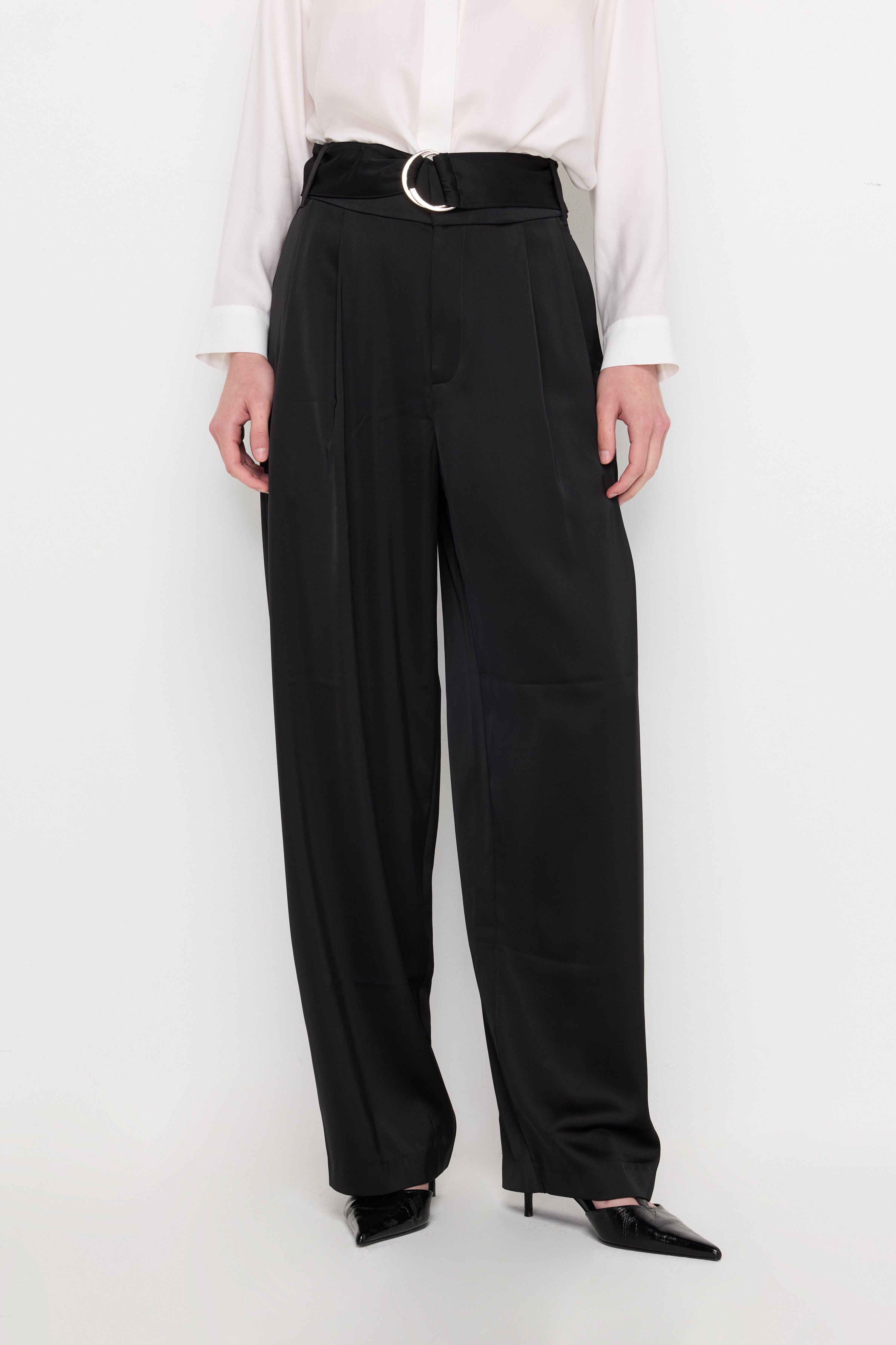 Double-Ring Belted Wide-Leg Trousers Black