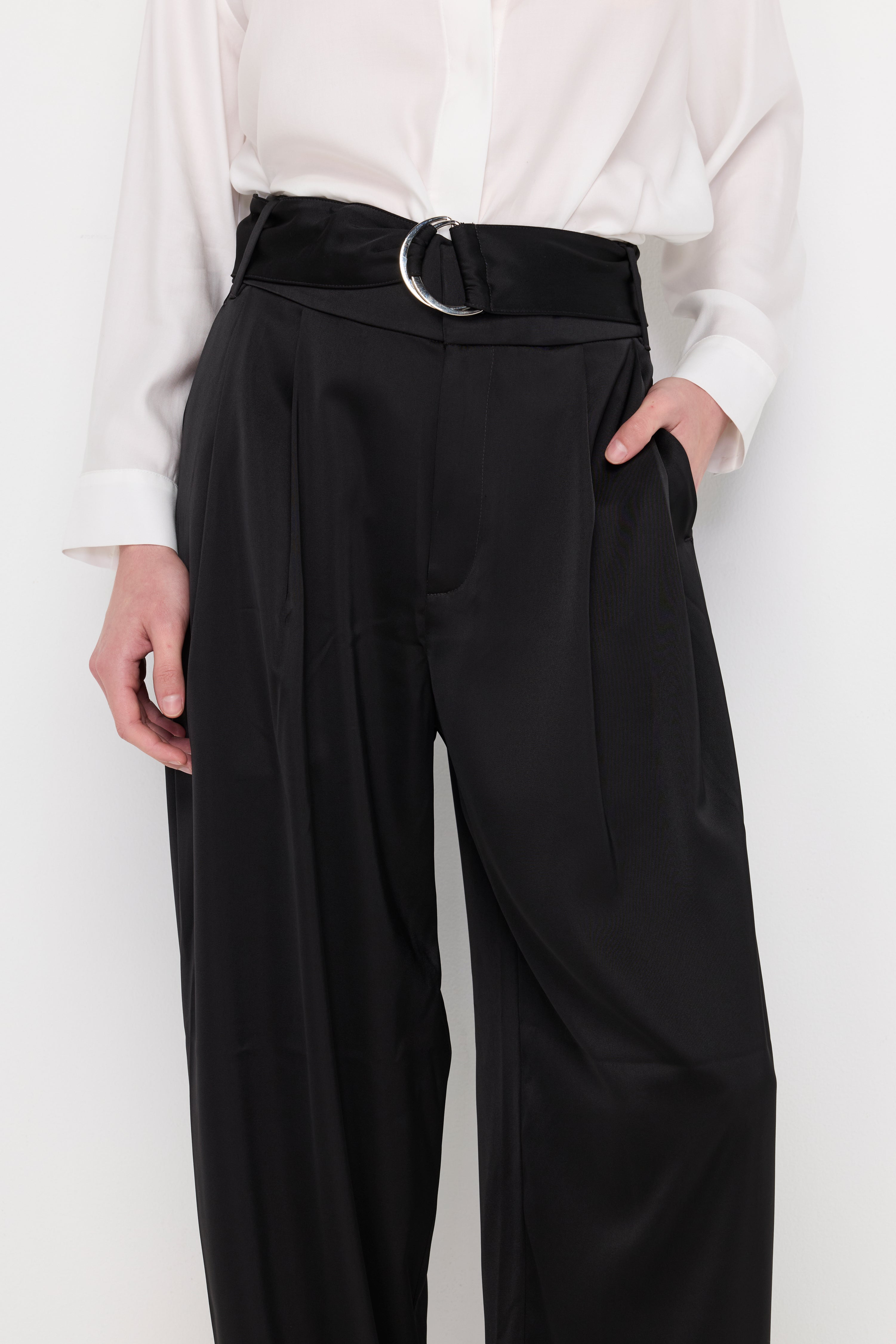 Double-Ring Belted Wide-Leg Trousers Black