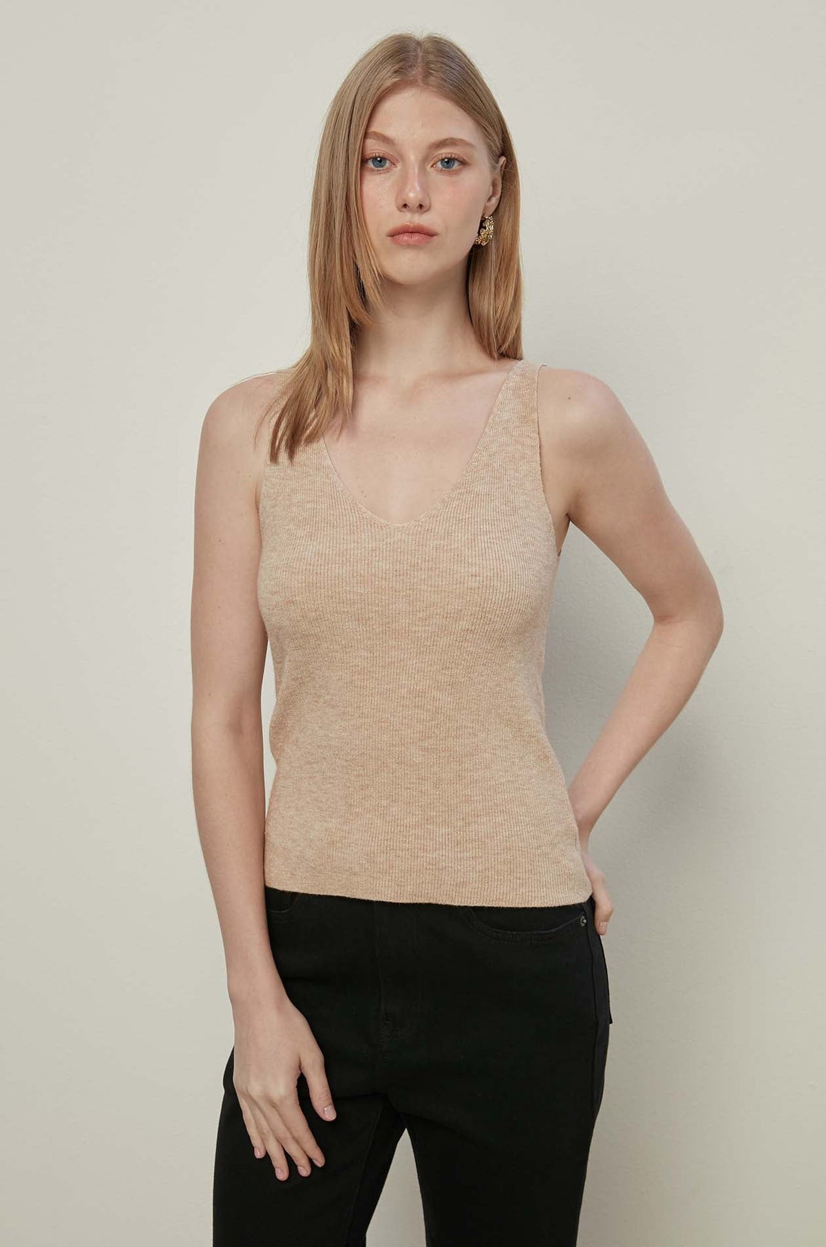 V-Neck Cami Top Top Dyed Beige
