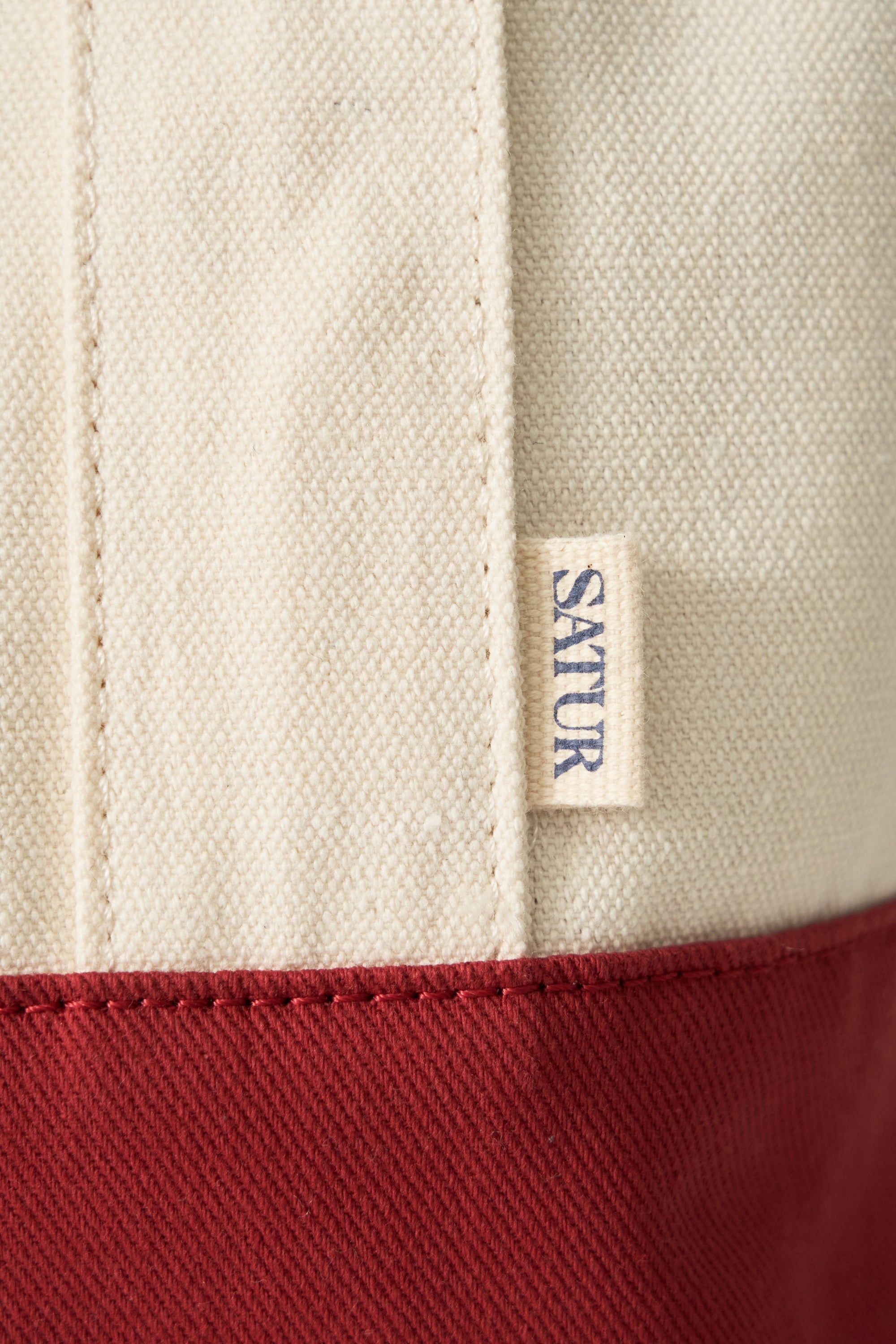 (U) Cl Reversible Shoulder Bag Red
