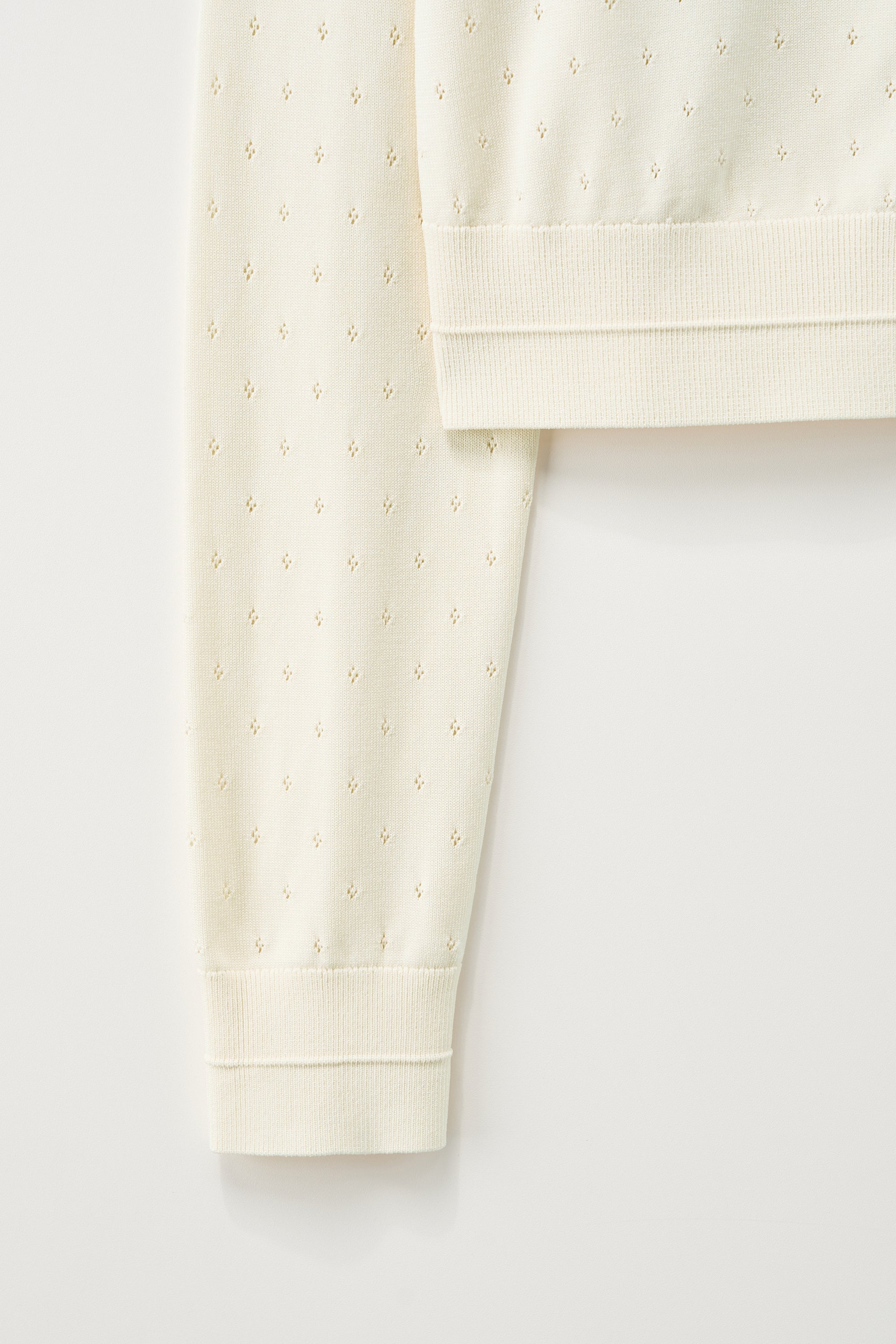 (W) Pointel Crew Neck Cardigan Cream