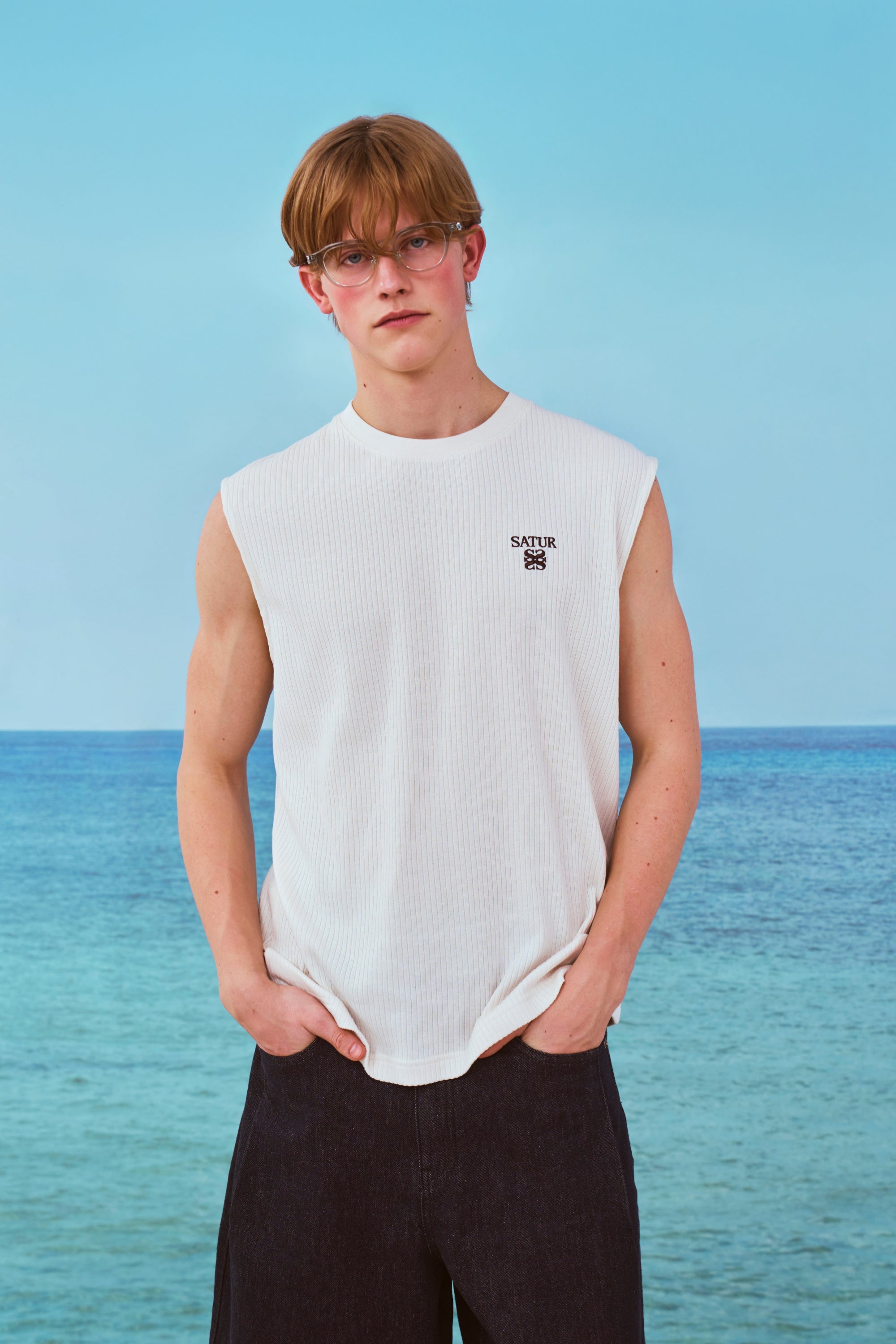 (M) Crew Neck Sleeveless Cream