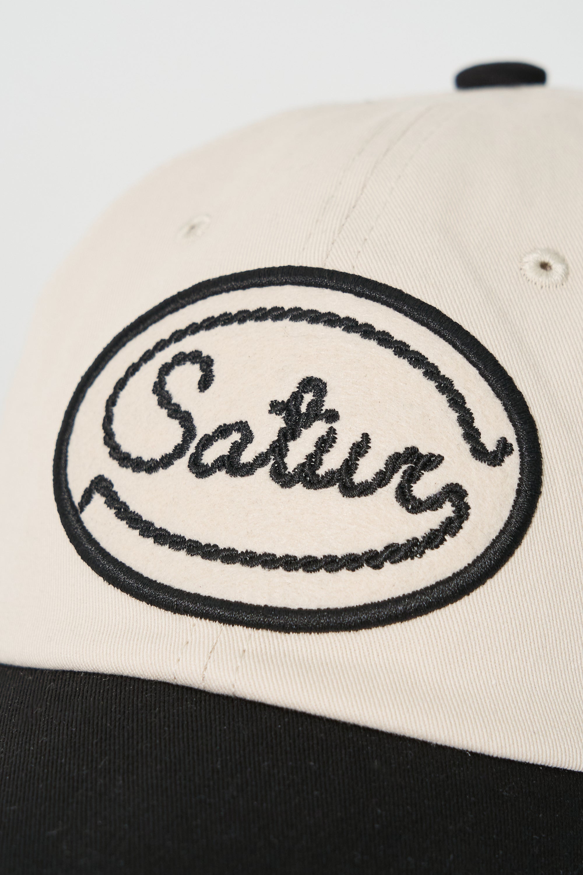 (U) Rope Embroidery Wappen Cap Cream
