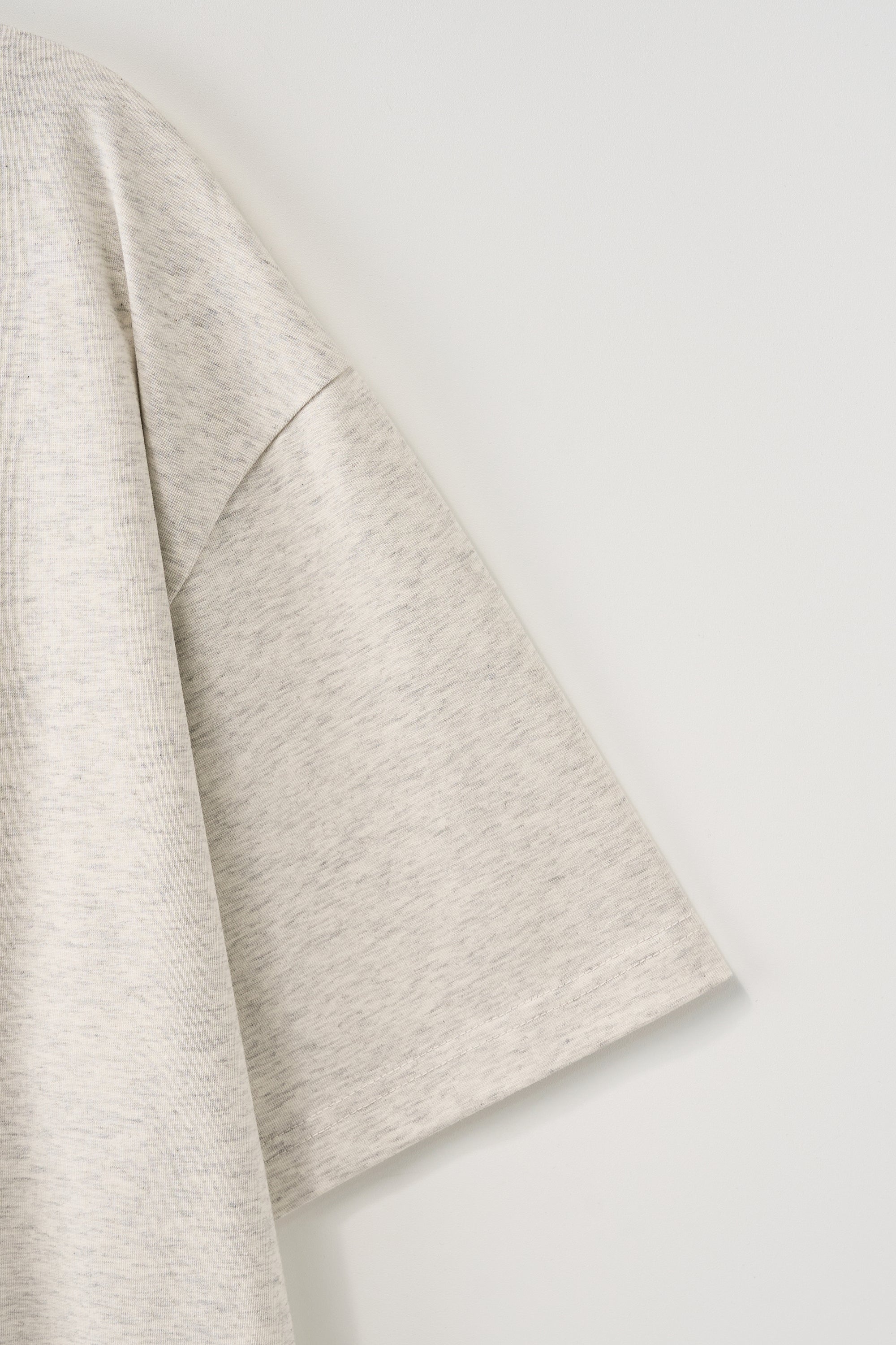 (U) Loren Classic Logo Tshirt Oatmeal