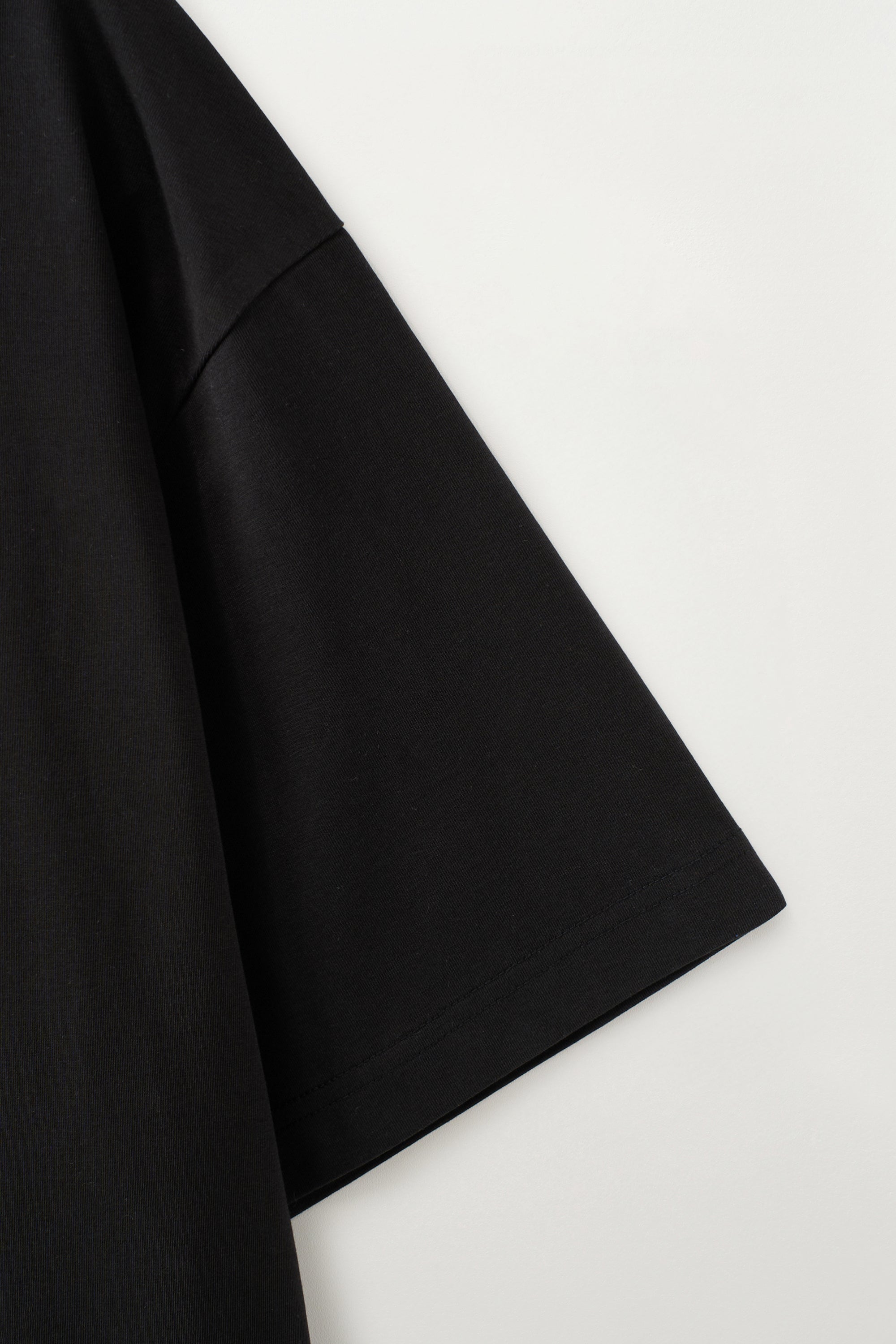 (U) Rewind Loose Fit Tee Black