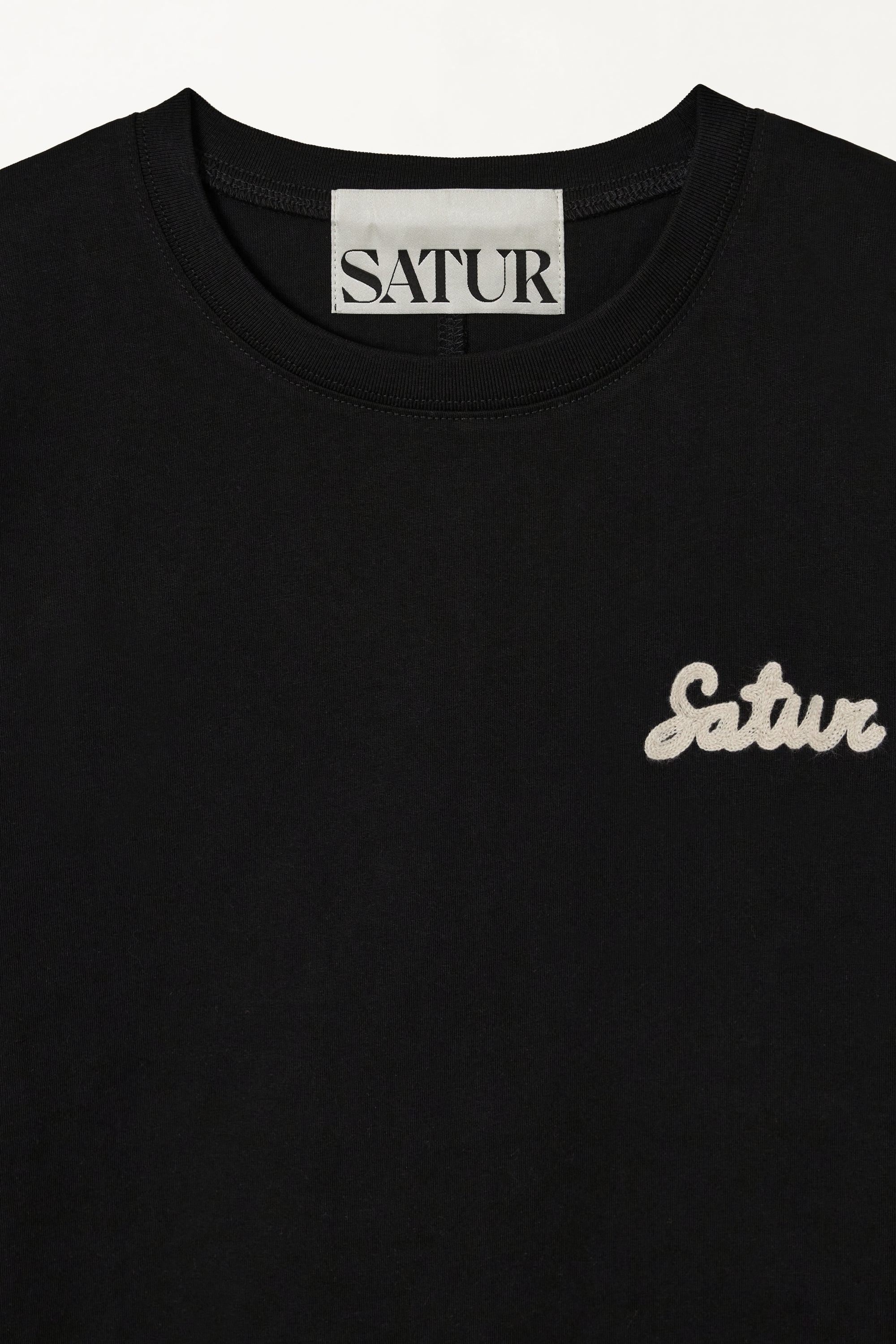 (U) Satur Font Small Logo Tee Black