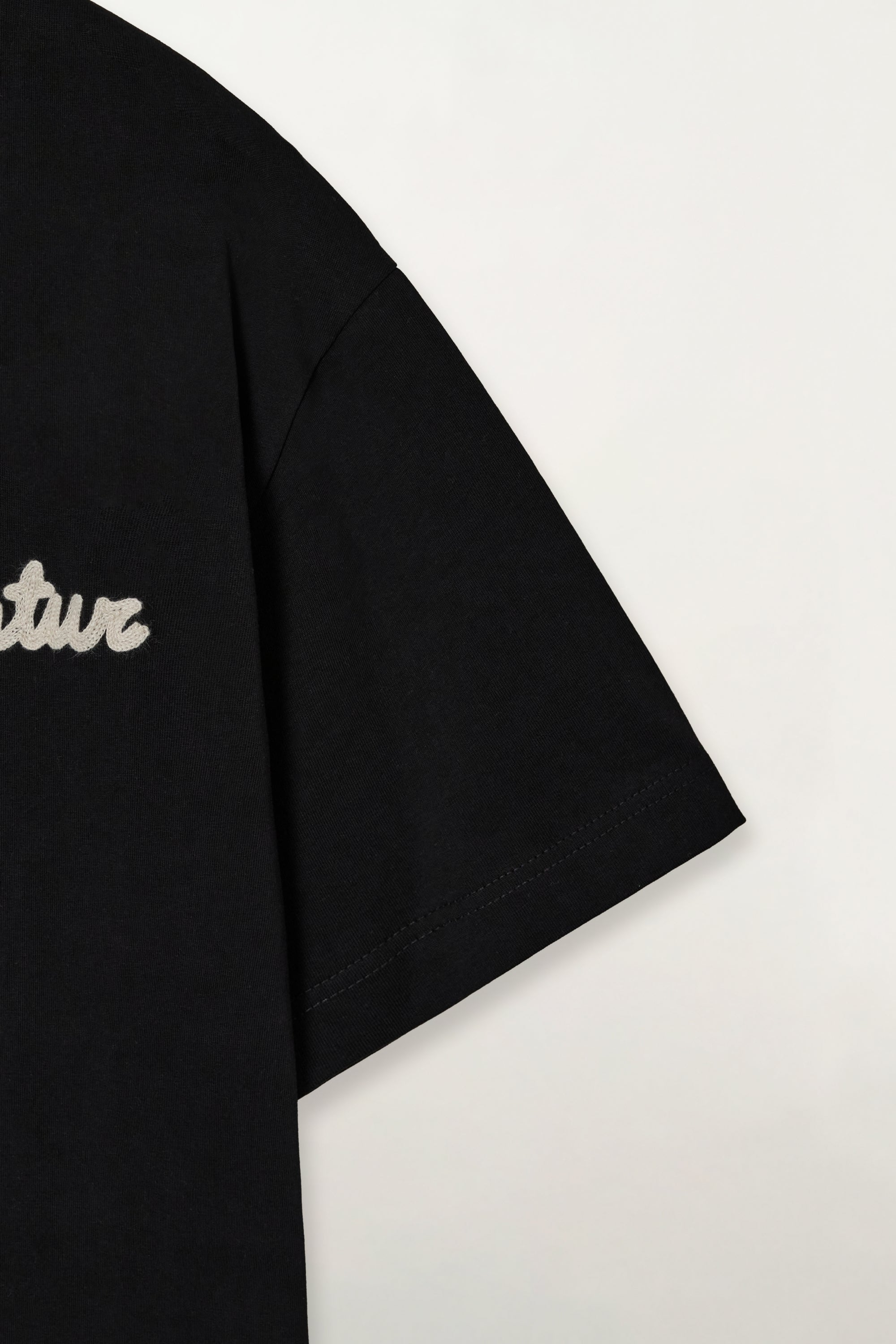 (U) Satur Font Small Logo Tee Black