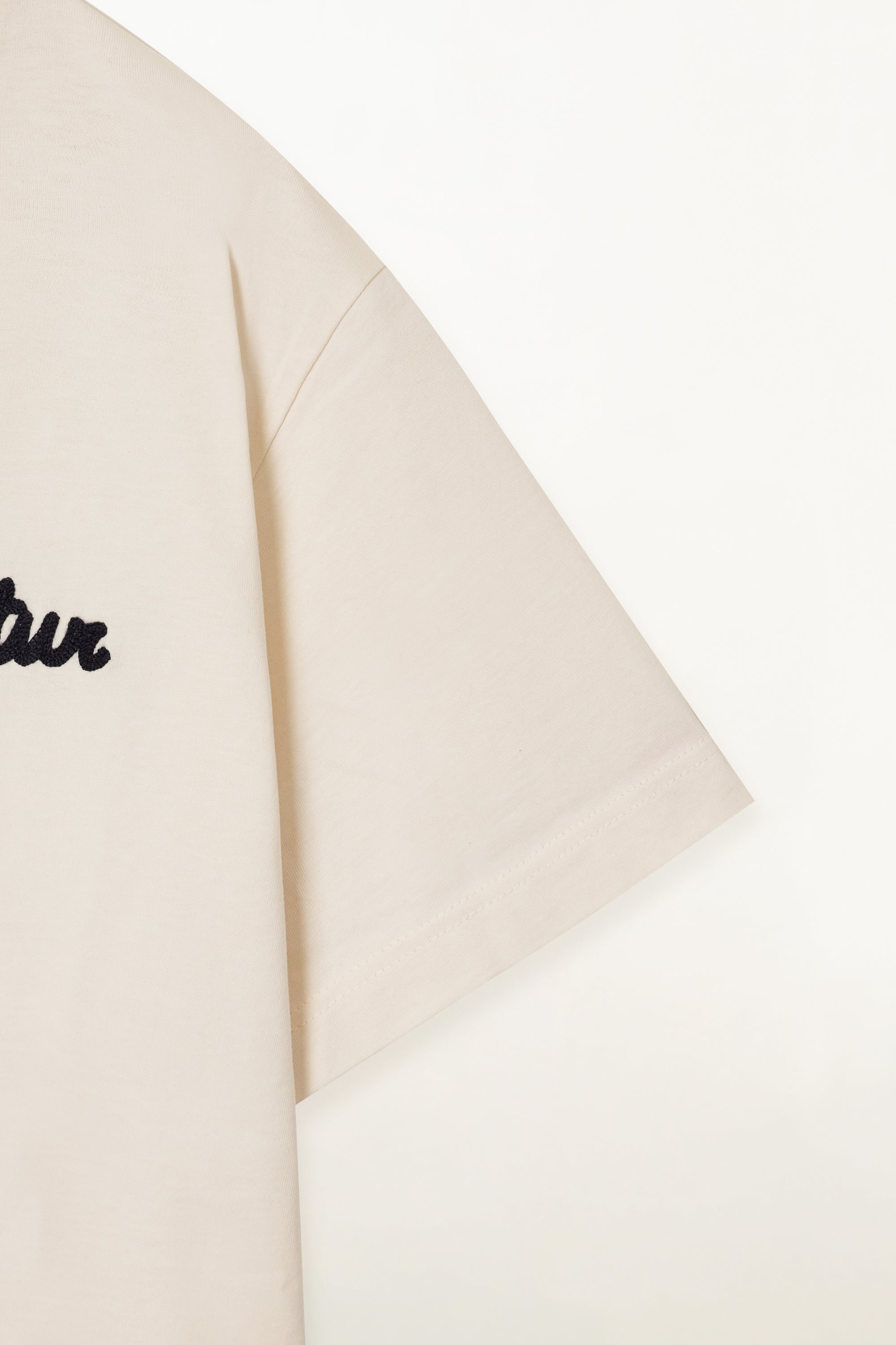 (U) Satur Font Small Logo Tee Cream