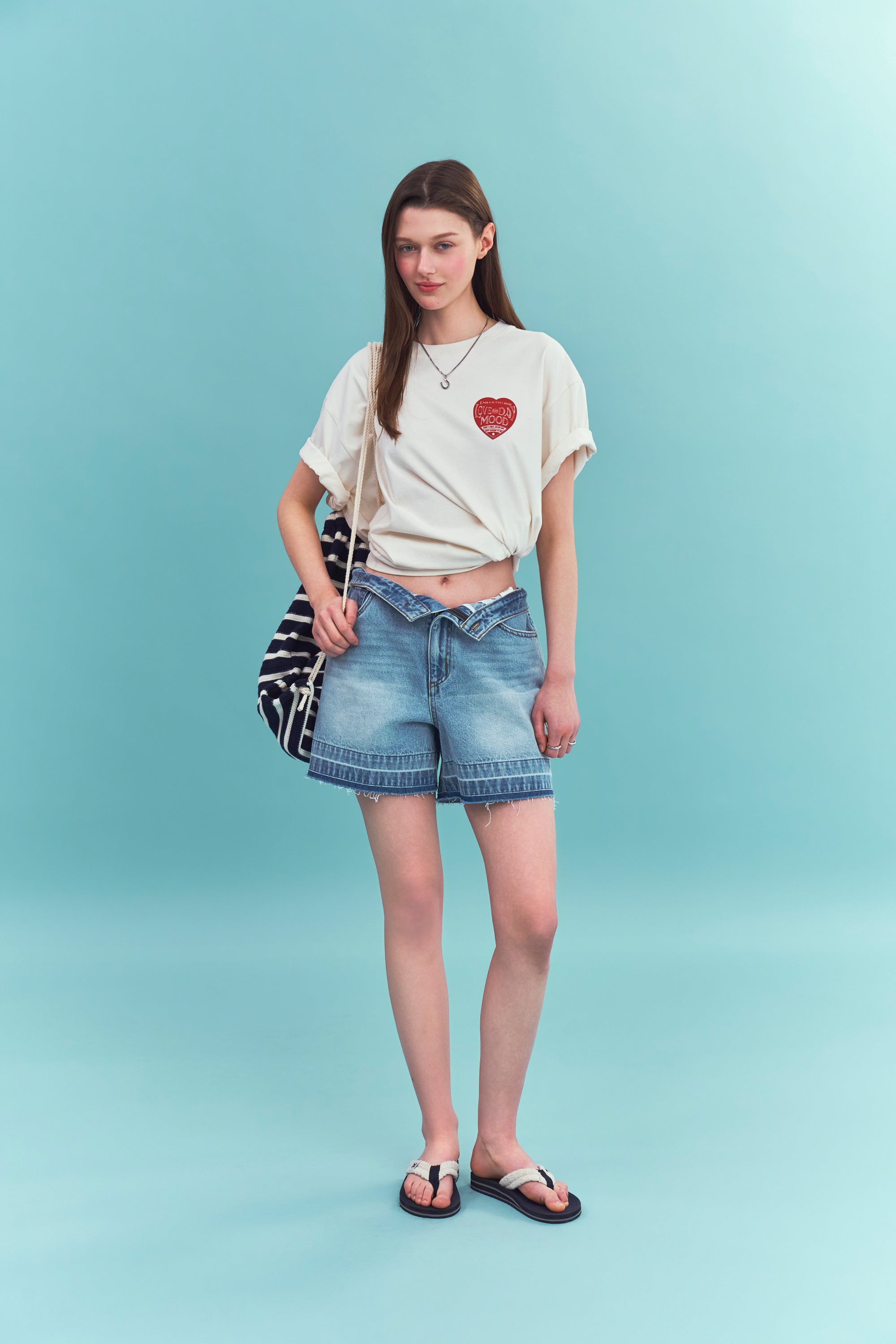 (U) Saturday Retro Mood Tee Cream