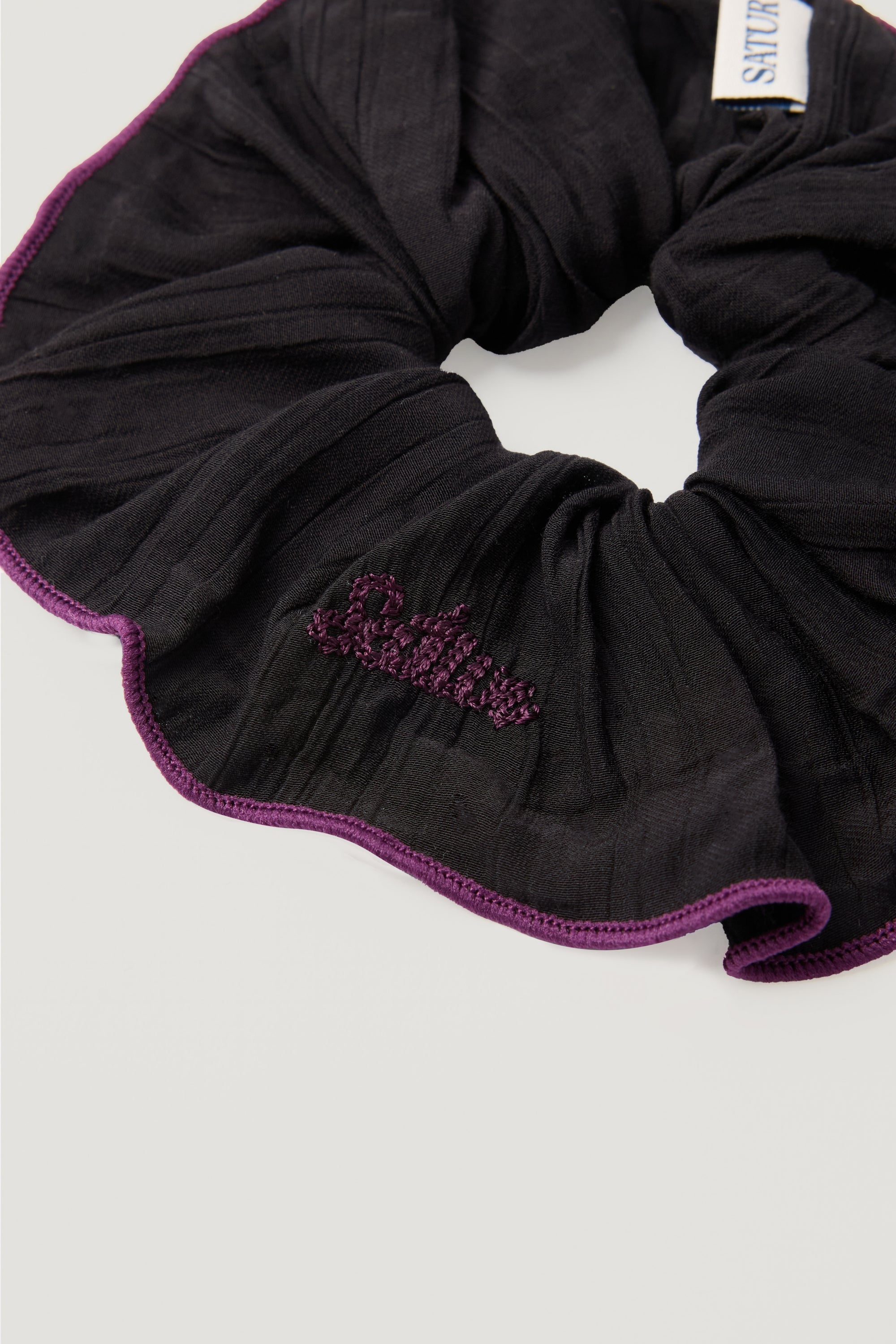 (W) Wrinkle Block Scrunch Black