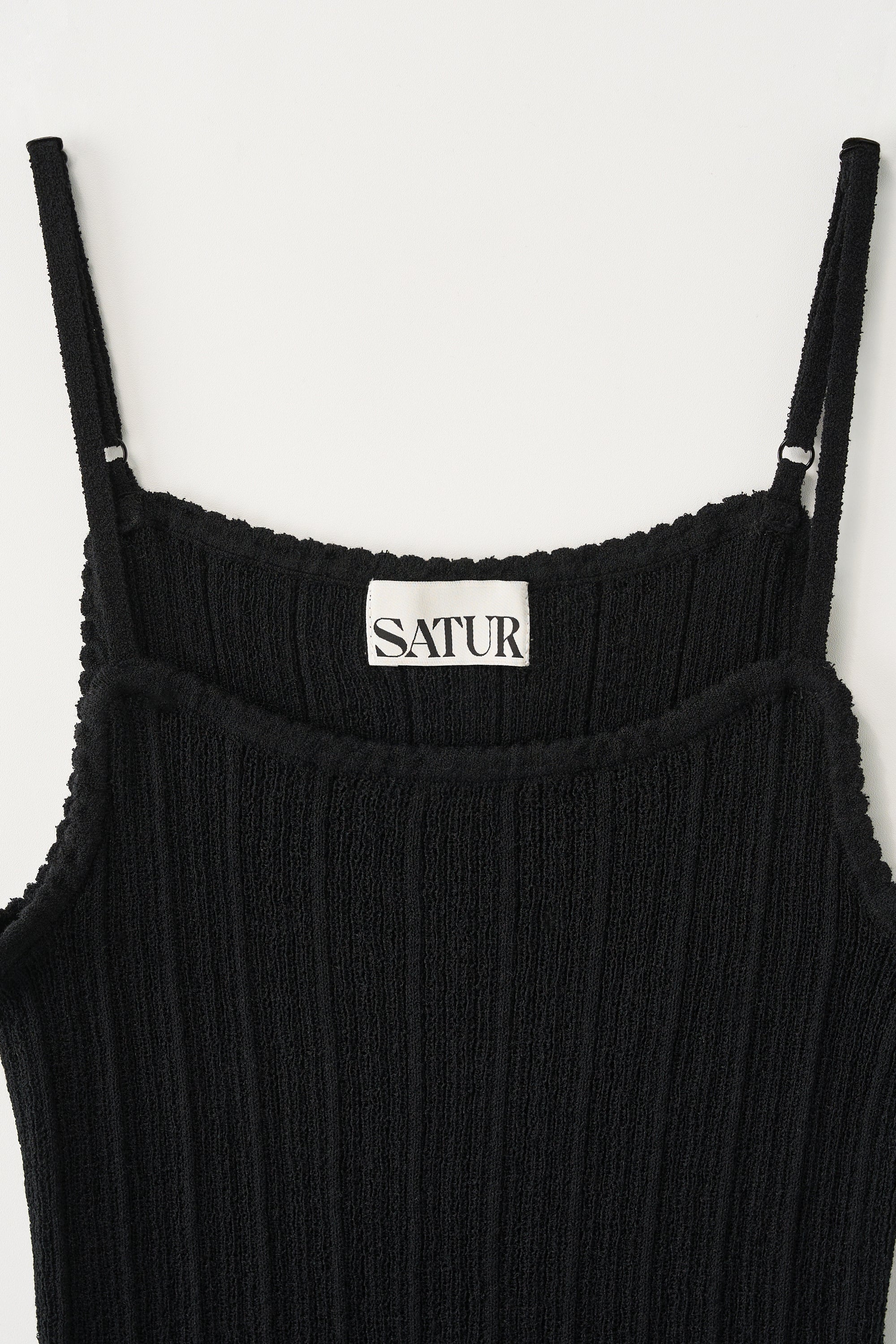 (W) Ribbed Sleeveless Knit Black