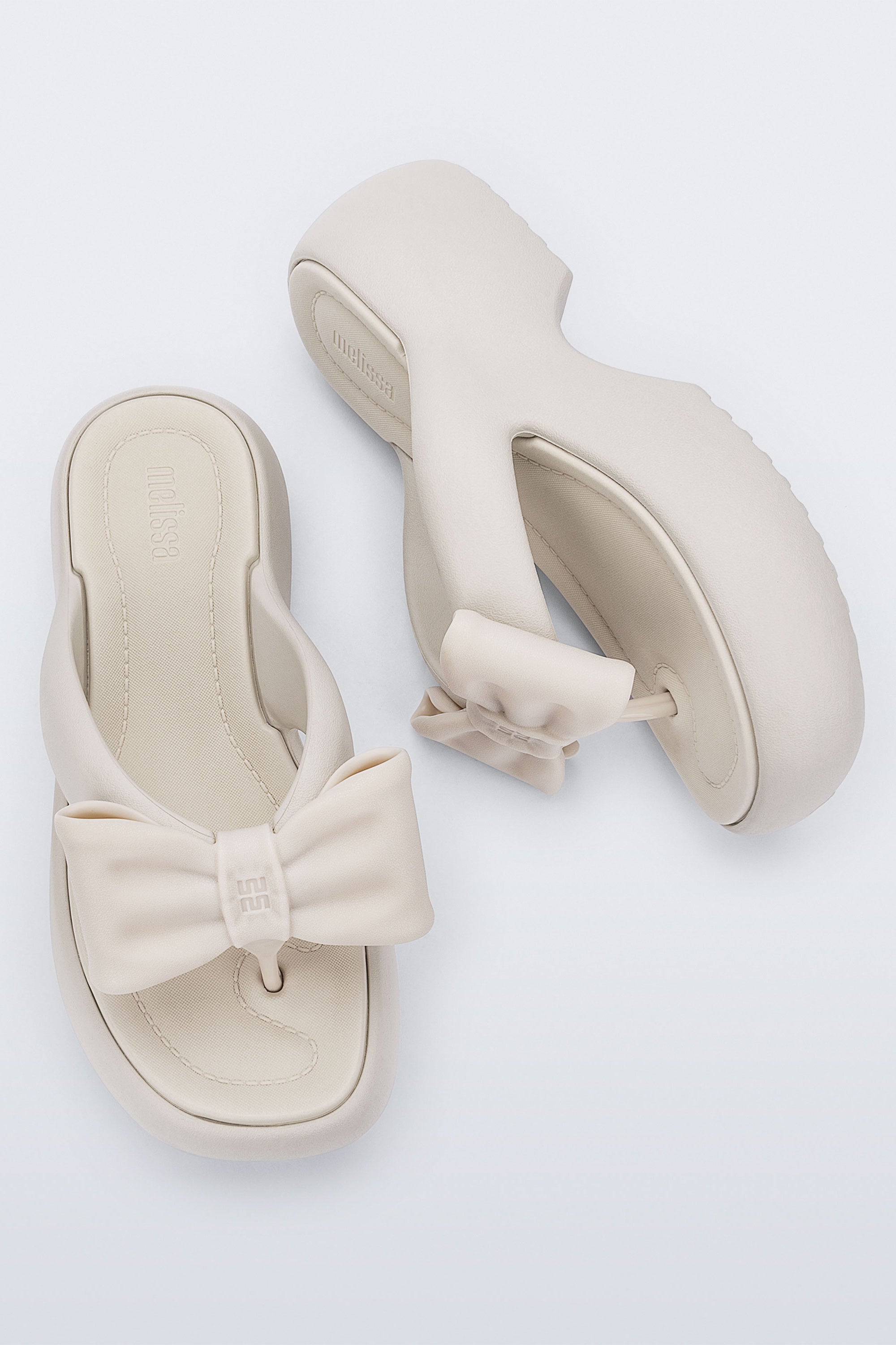 MELISSA FREE FUZZY PLATFORM BOW AD รองเท้าส้นสูง