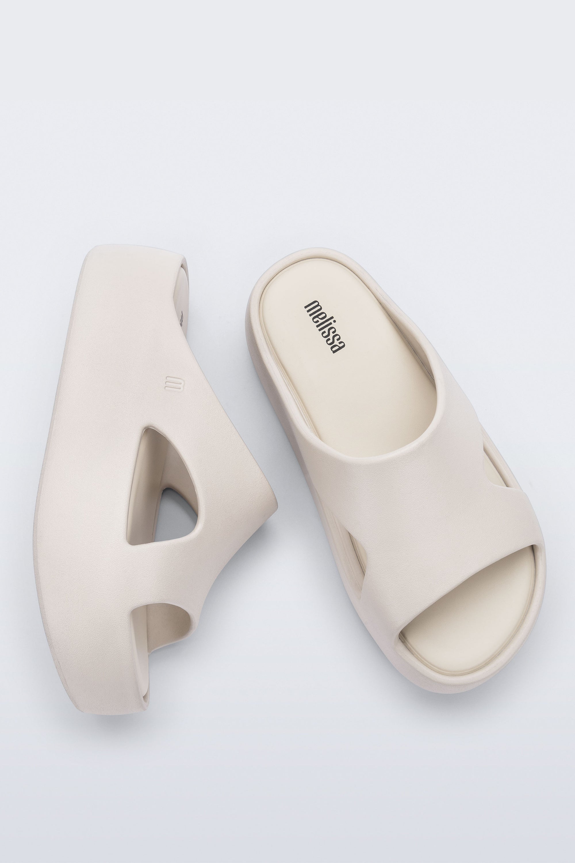 MELISSA FREE CUT OUT PLATFORM AD รองเท้าแตะแบบสวมทรงตึก
