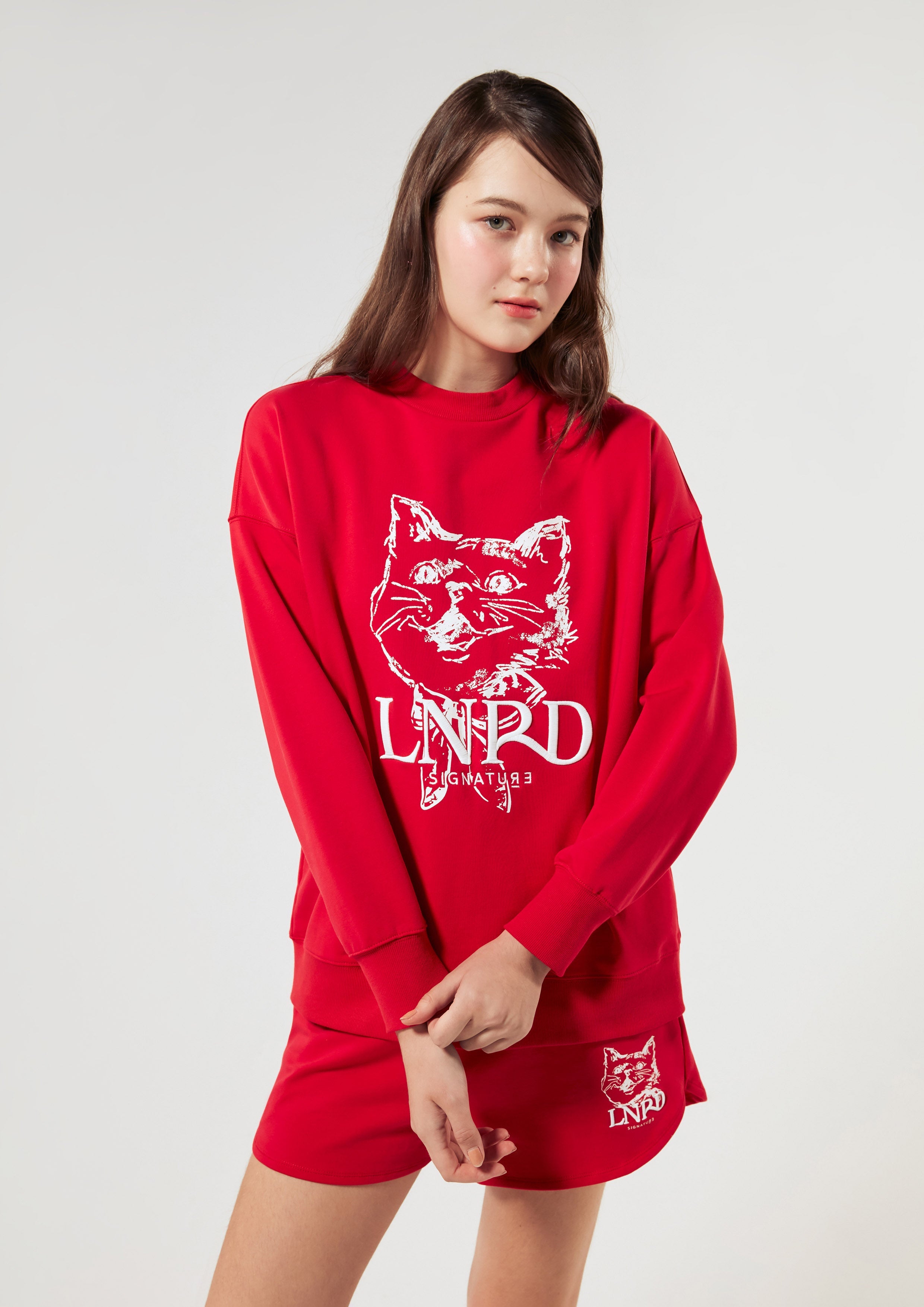 เสื้อพูลโอเวอร์แขนยาว พิมพ์ลายแมว ปักโลโก้ คอลเลกชัน LNRD Signature