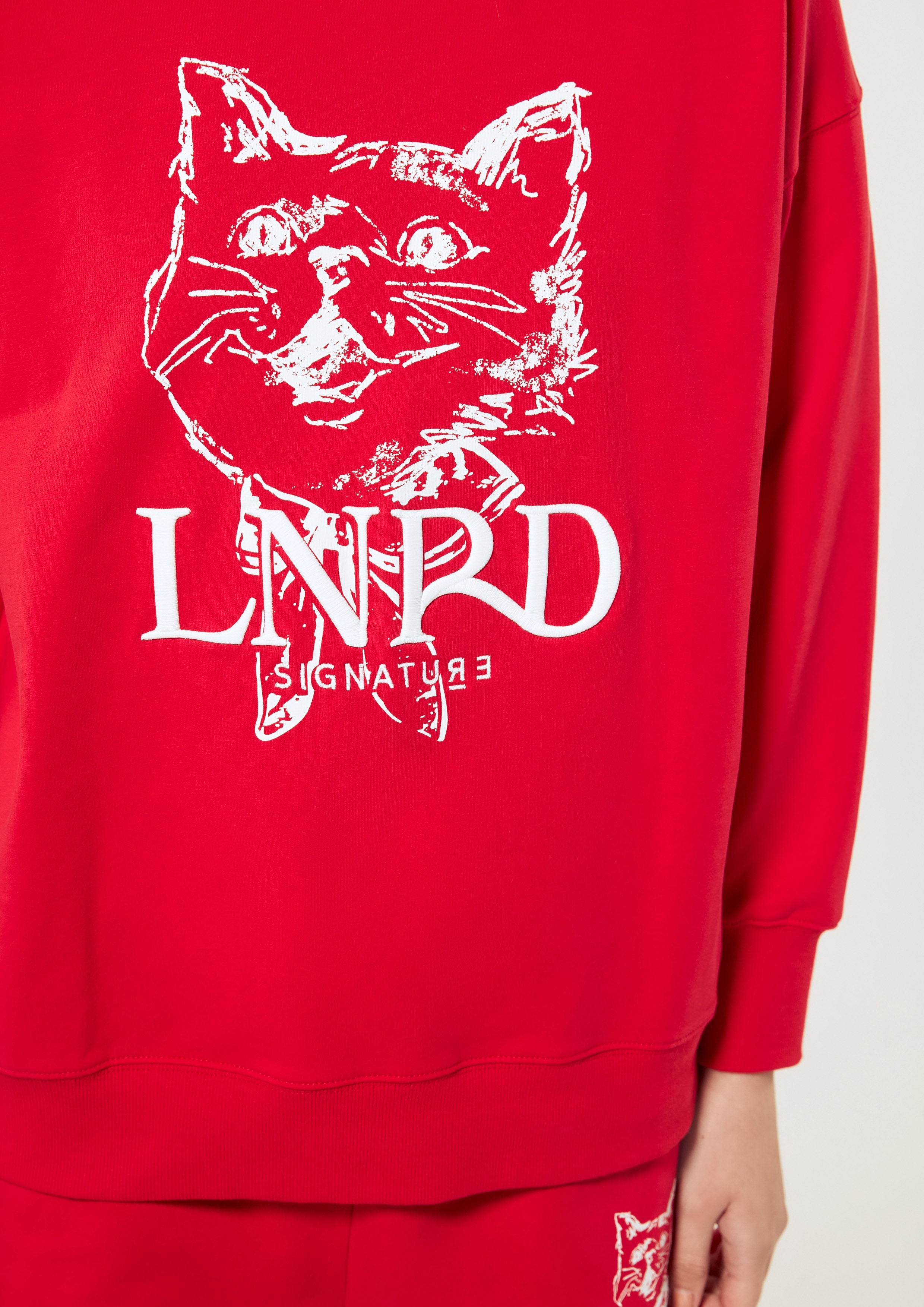 Cat Print With Logo Embroidery Pullover Lnrd Signature Red