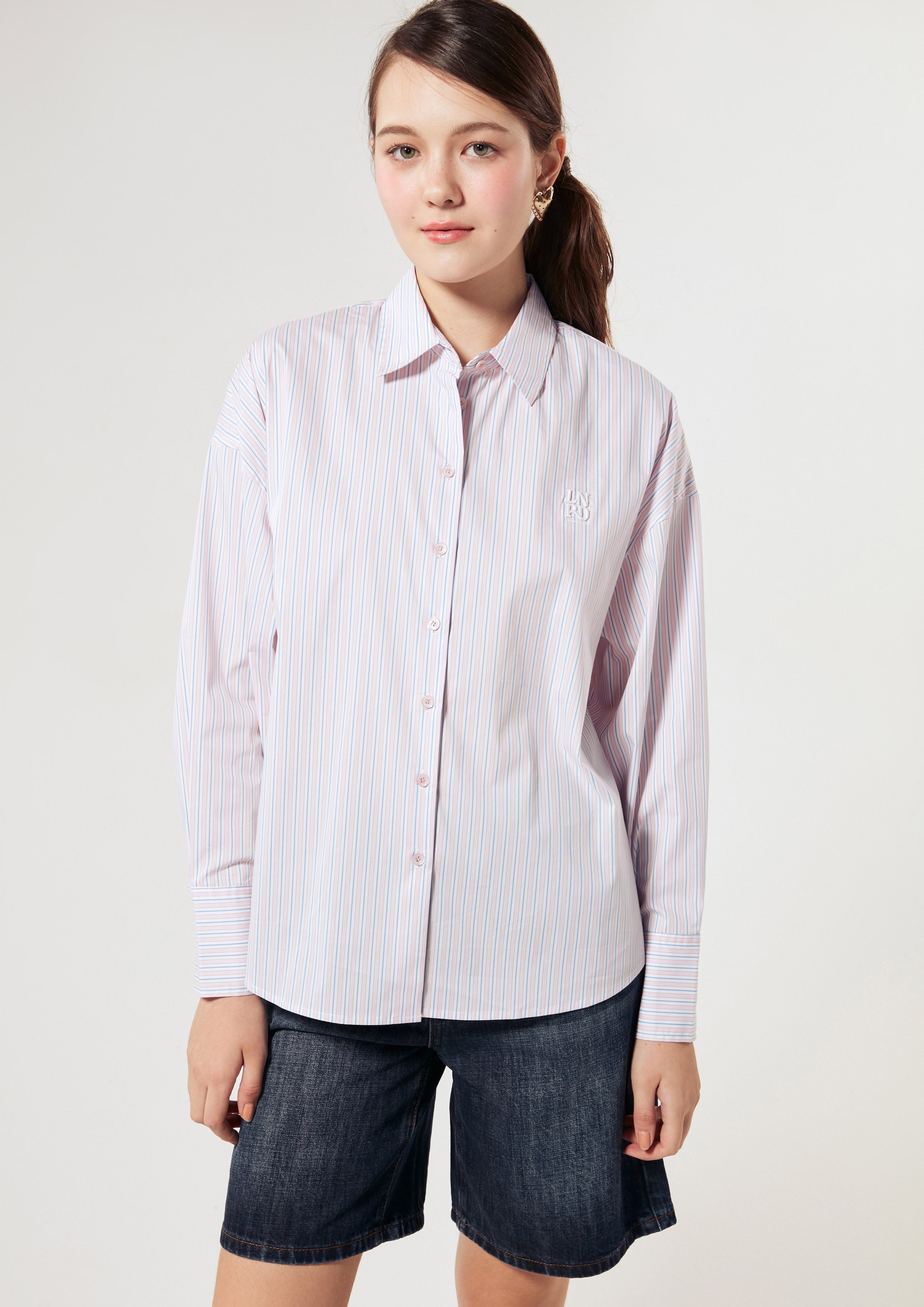 เสื้อเชิ้ตลายทาง ปักโลโก้ คอลเลกชัน LNRD Signature