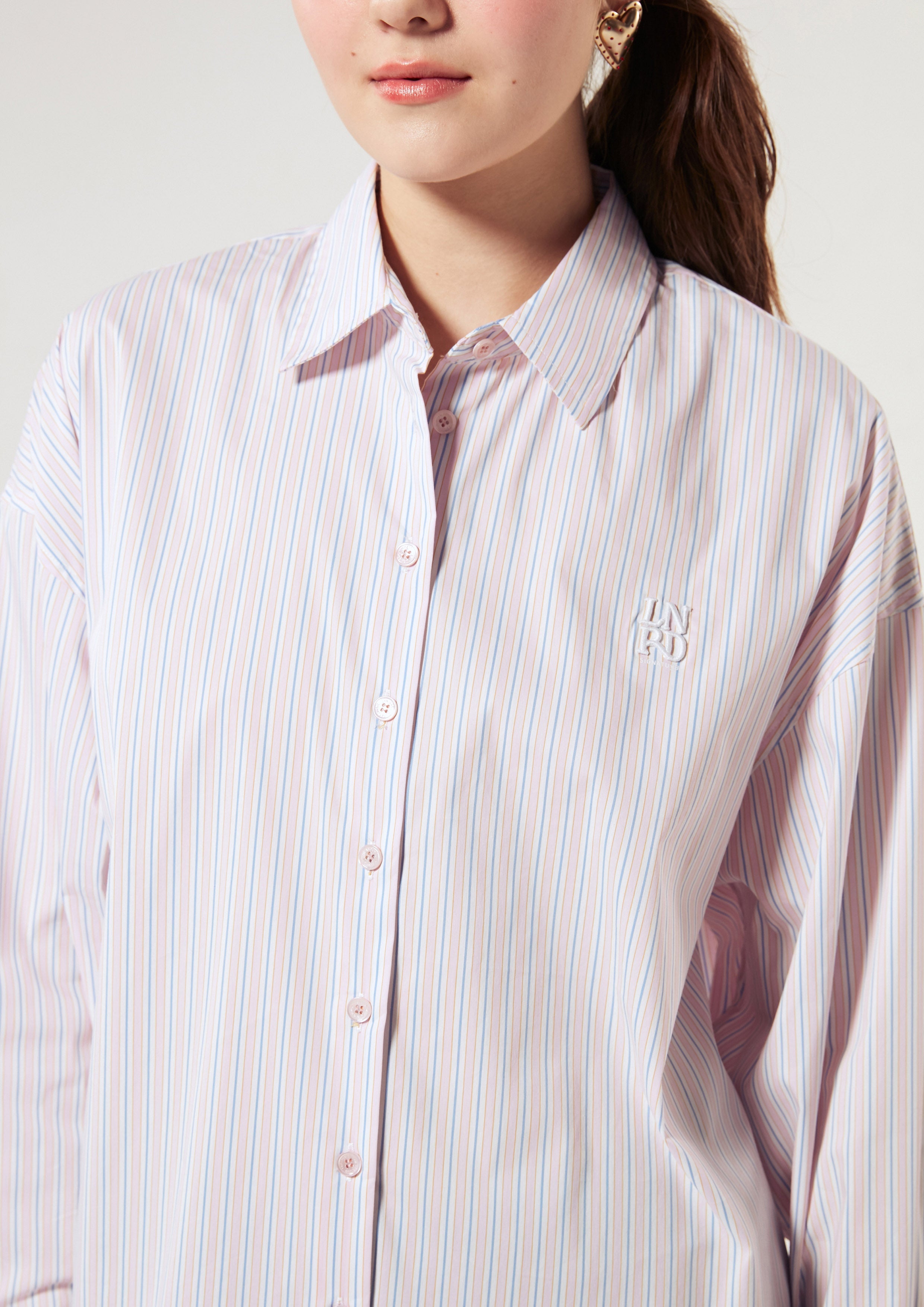 เสื้อเชิ้ตลายทาง ปักโลโก้ คอลเลกชัน LNRD Signature