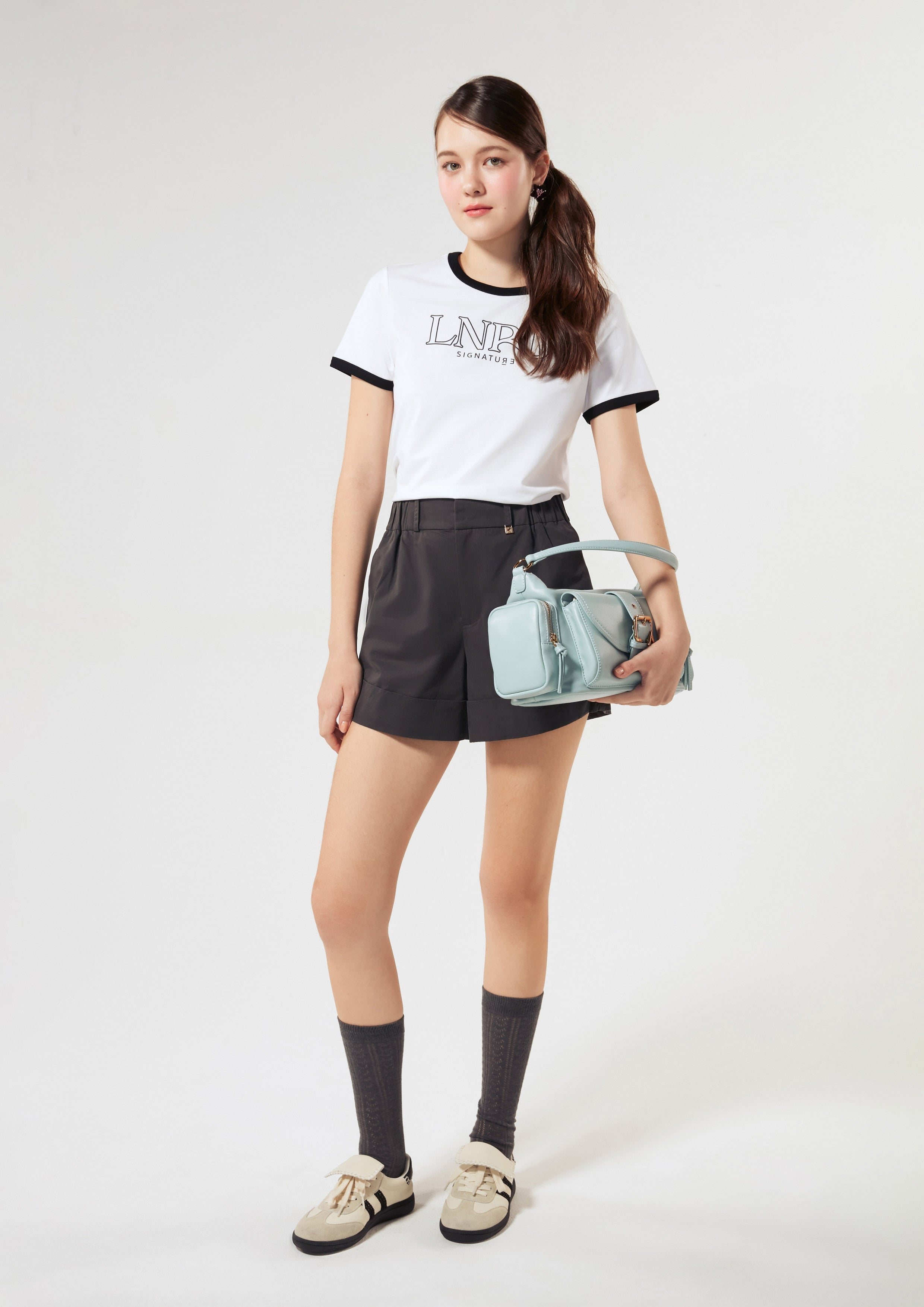 เสื้อยืดแขนสั้น ขอบสีคอนทราสต์ คอลเลกชัน LNRD Signature