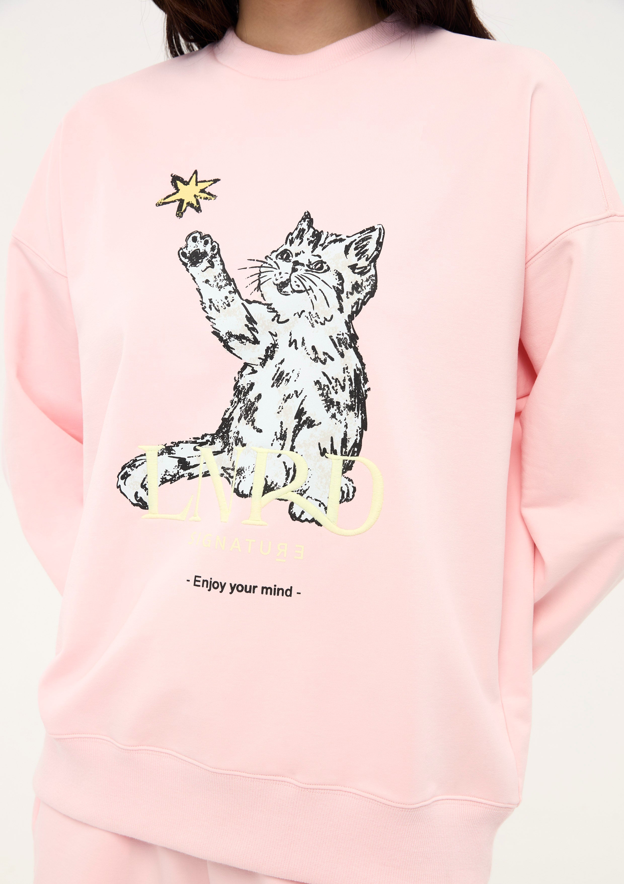 เสื้อพูลโอเวอร์แขนยาวพิมพ์ลาย คอลเลกชัน LNRD Signature