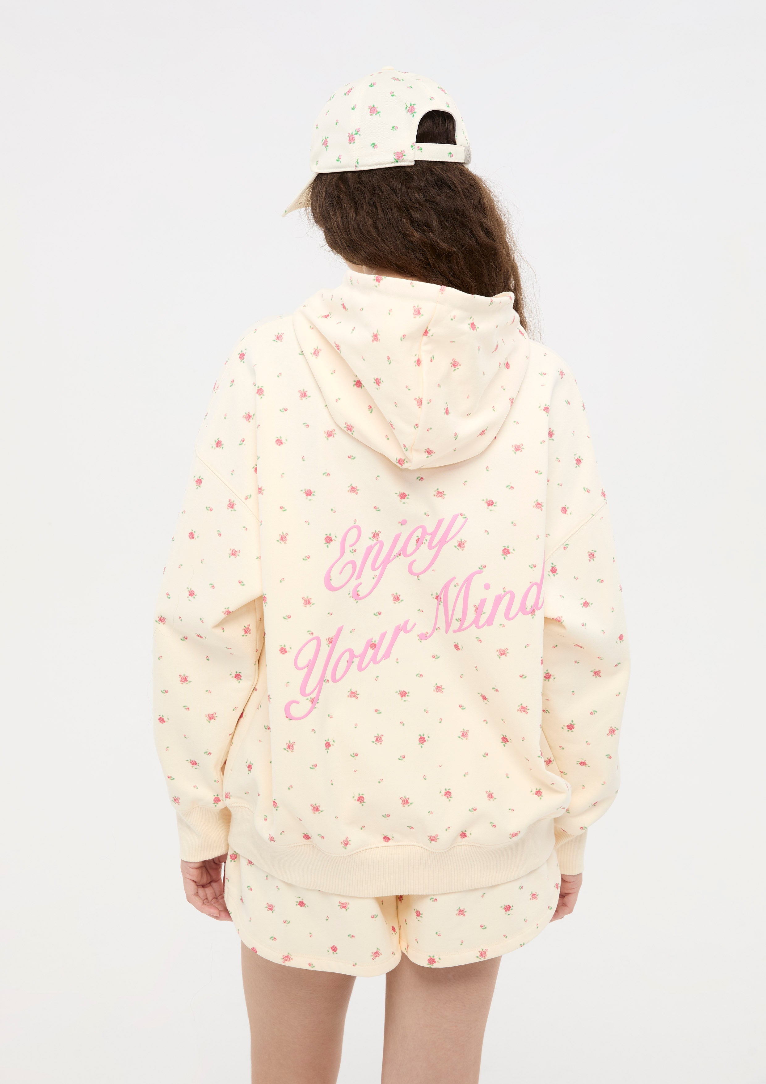 ฮู้ดดี้แขนยาวปักโลโก้แต่งลายดอกไม้ คอลเลกชัน LNRD Signature