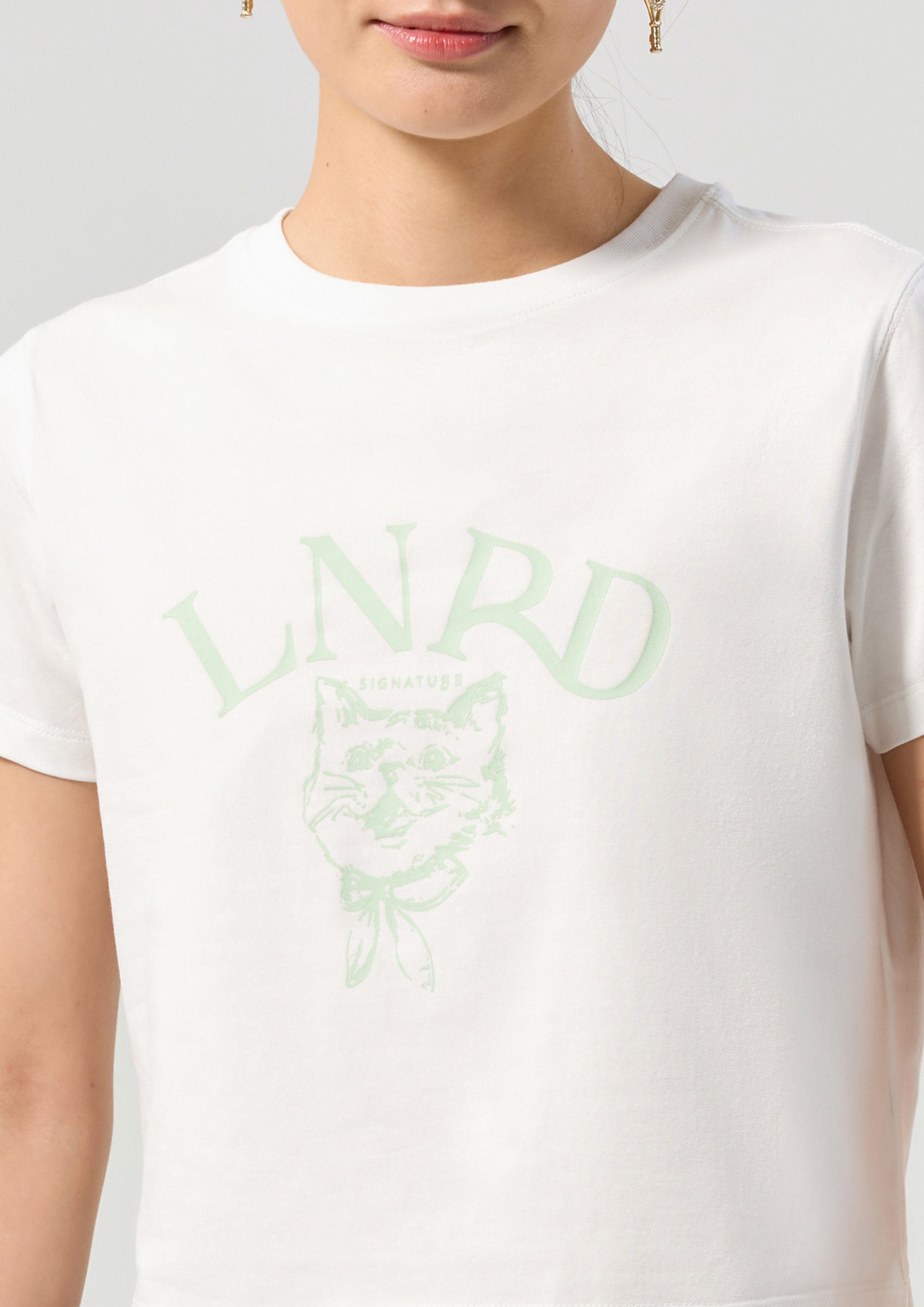 Tabby Cat Crop T-Shirt Signature White