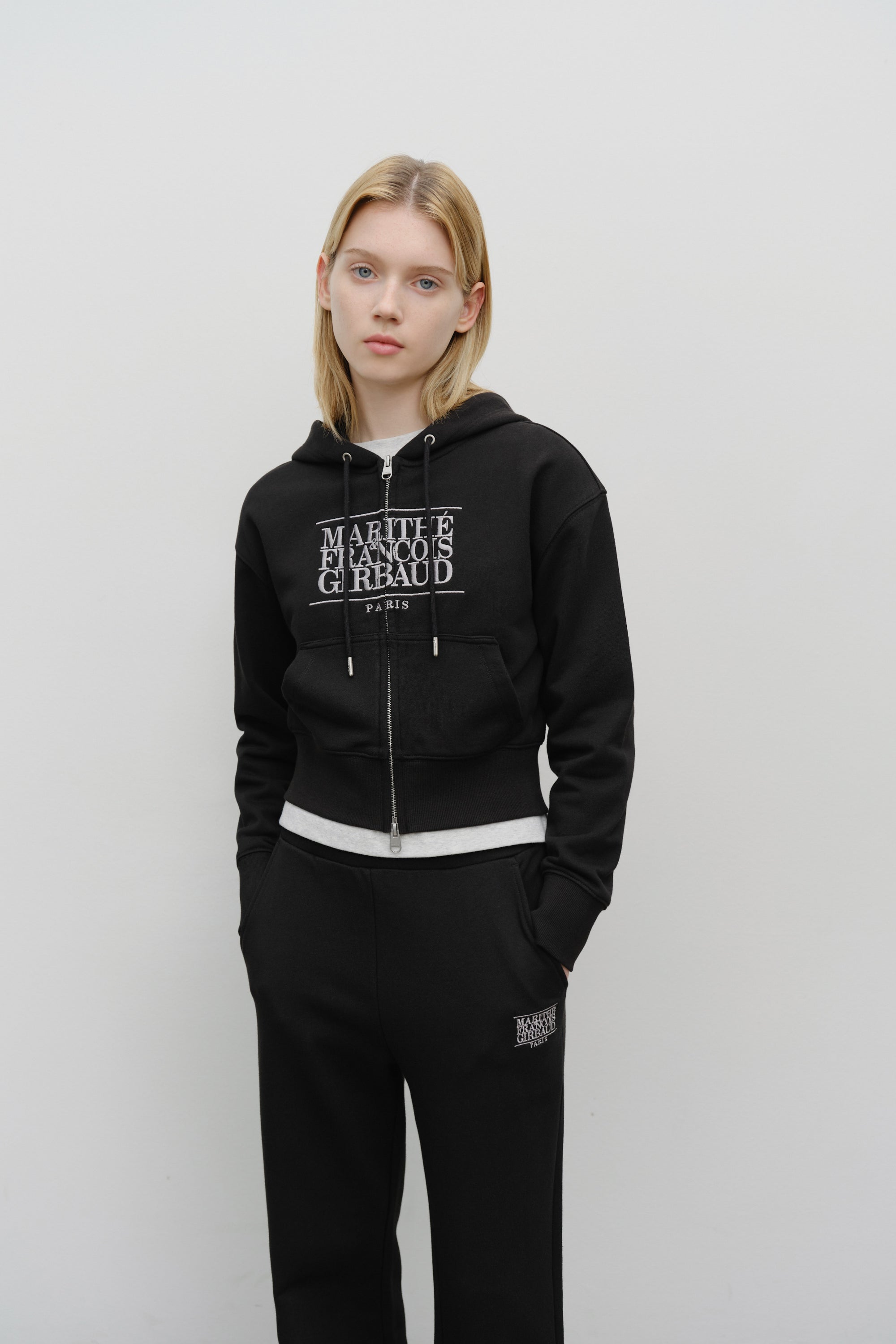 W Embro Cl Crop Hoodie Zipup Black